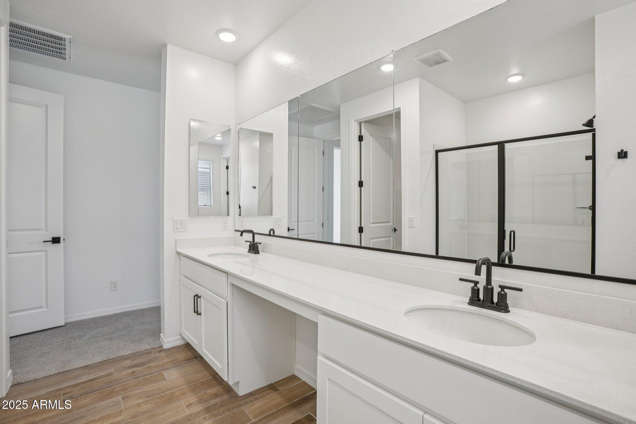 5528 W HOPI Trail