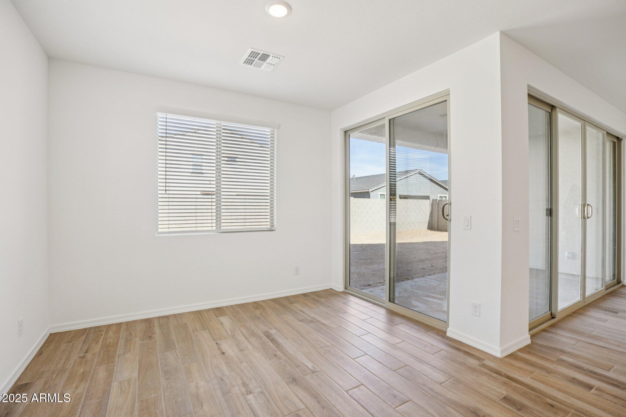 5528 W HOPI Trail