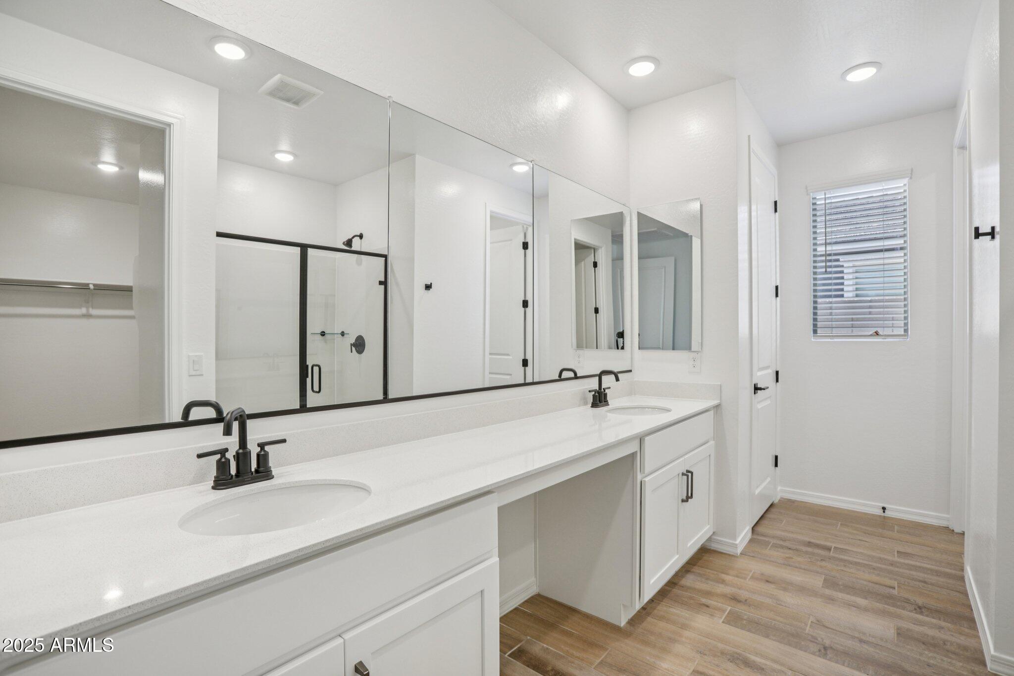 5528 W HOPI Trail