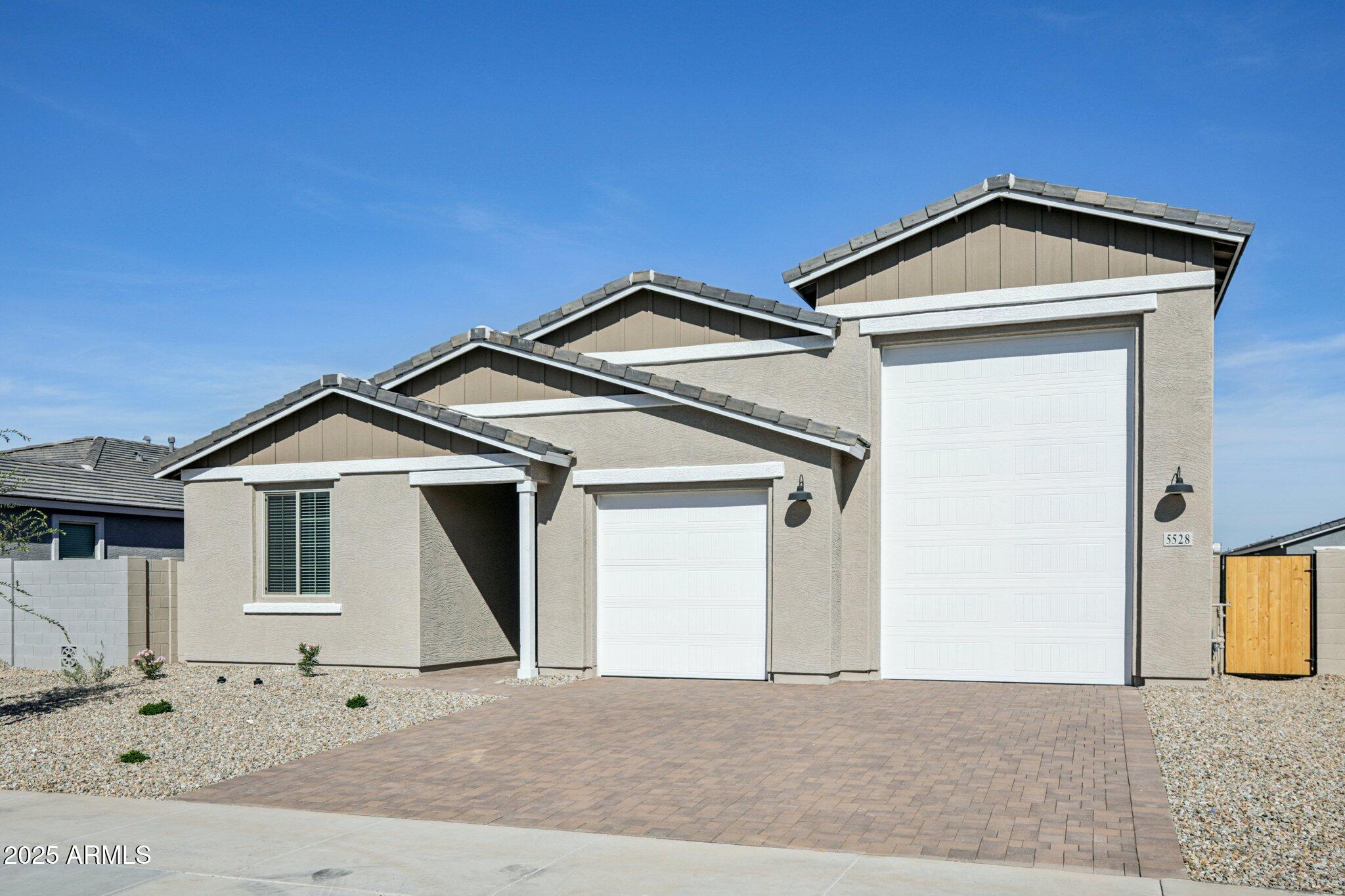 5528 W HOPI Trail
