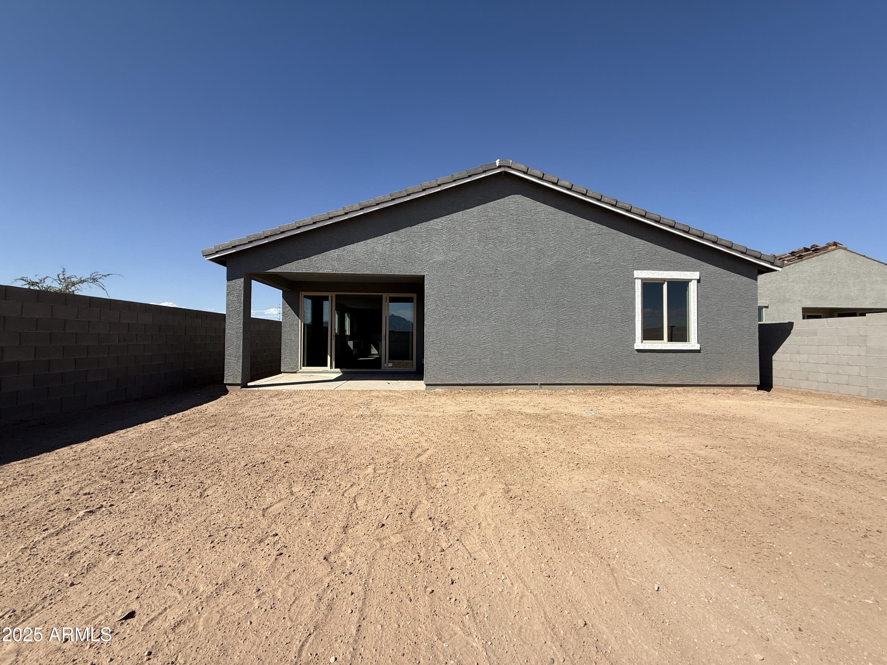 9627 W TAMARISK Avenue