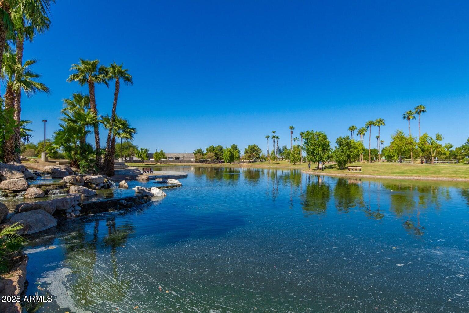 1219 E HEATHER Avenue