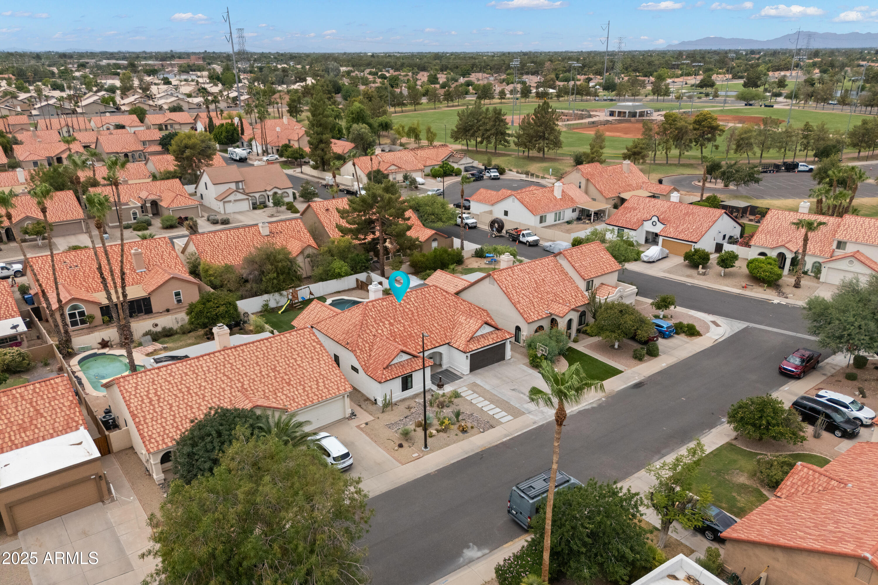 1219 E HEATHER Avenue