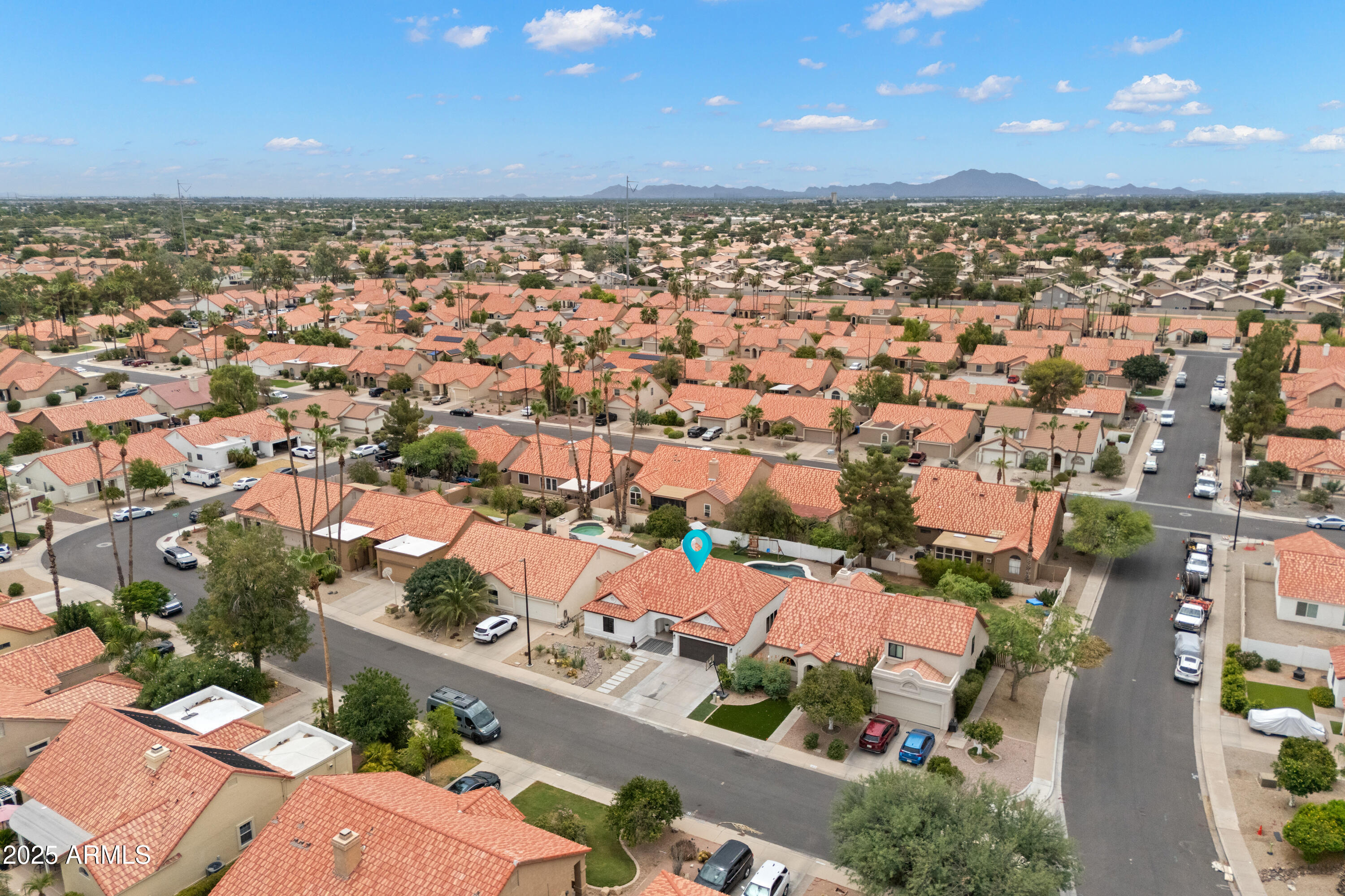 1219 E HEATHER Avenue