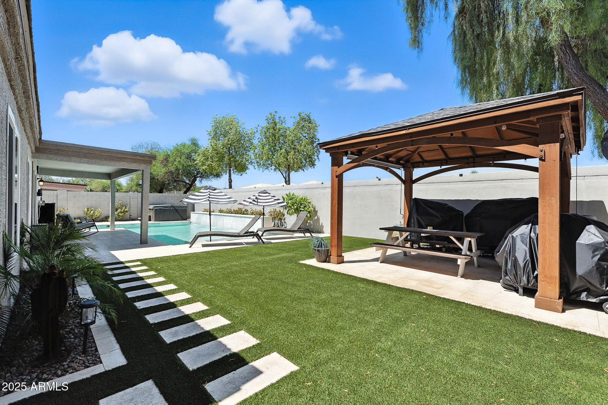 10412 E DOLPHIN Avenue