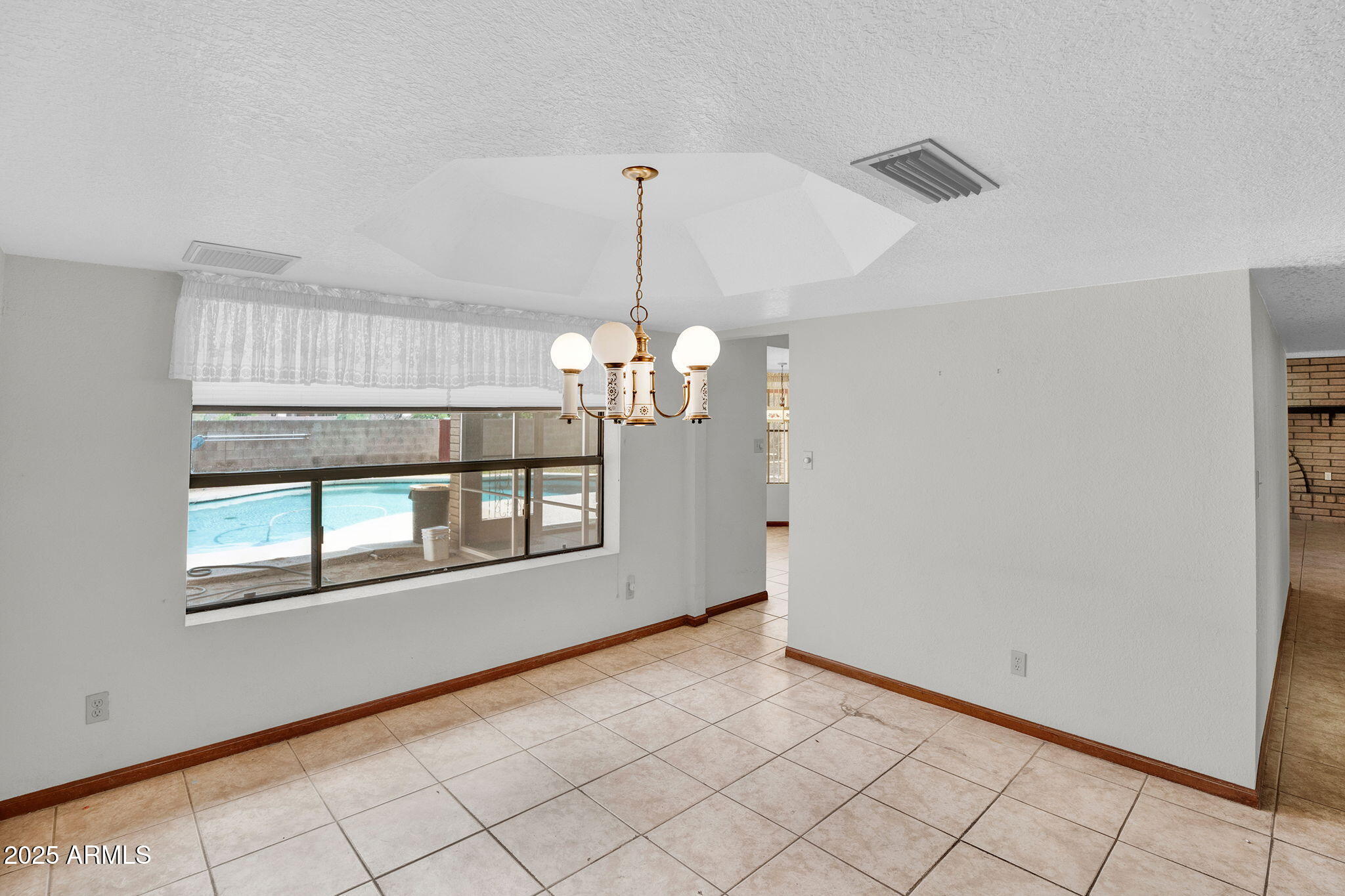 10637 W MISSOURI Avenue