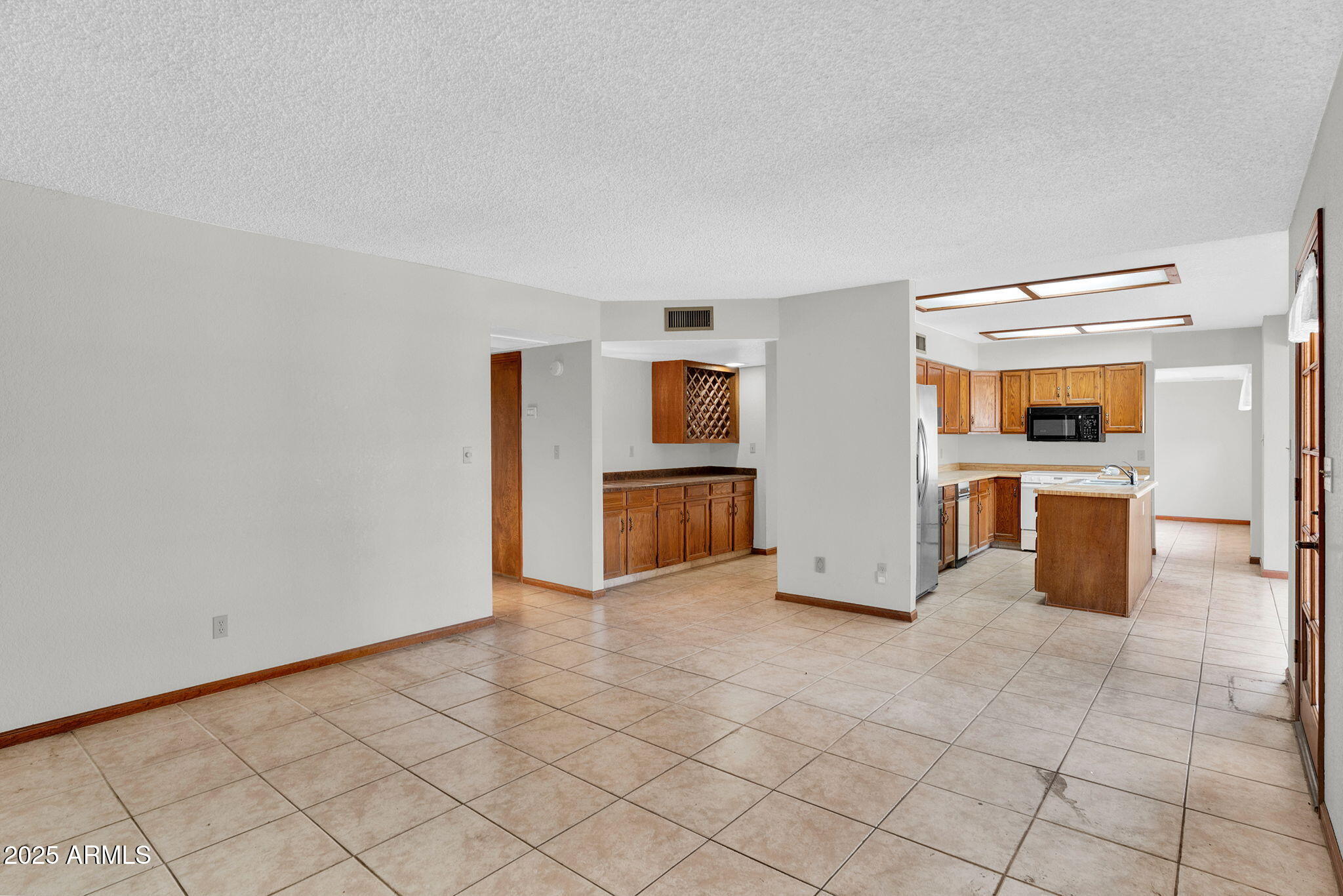 10637 W MISSOURI Avenue