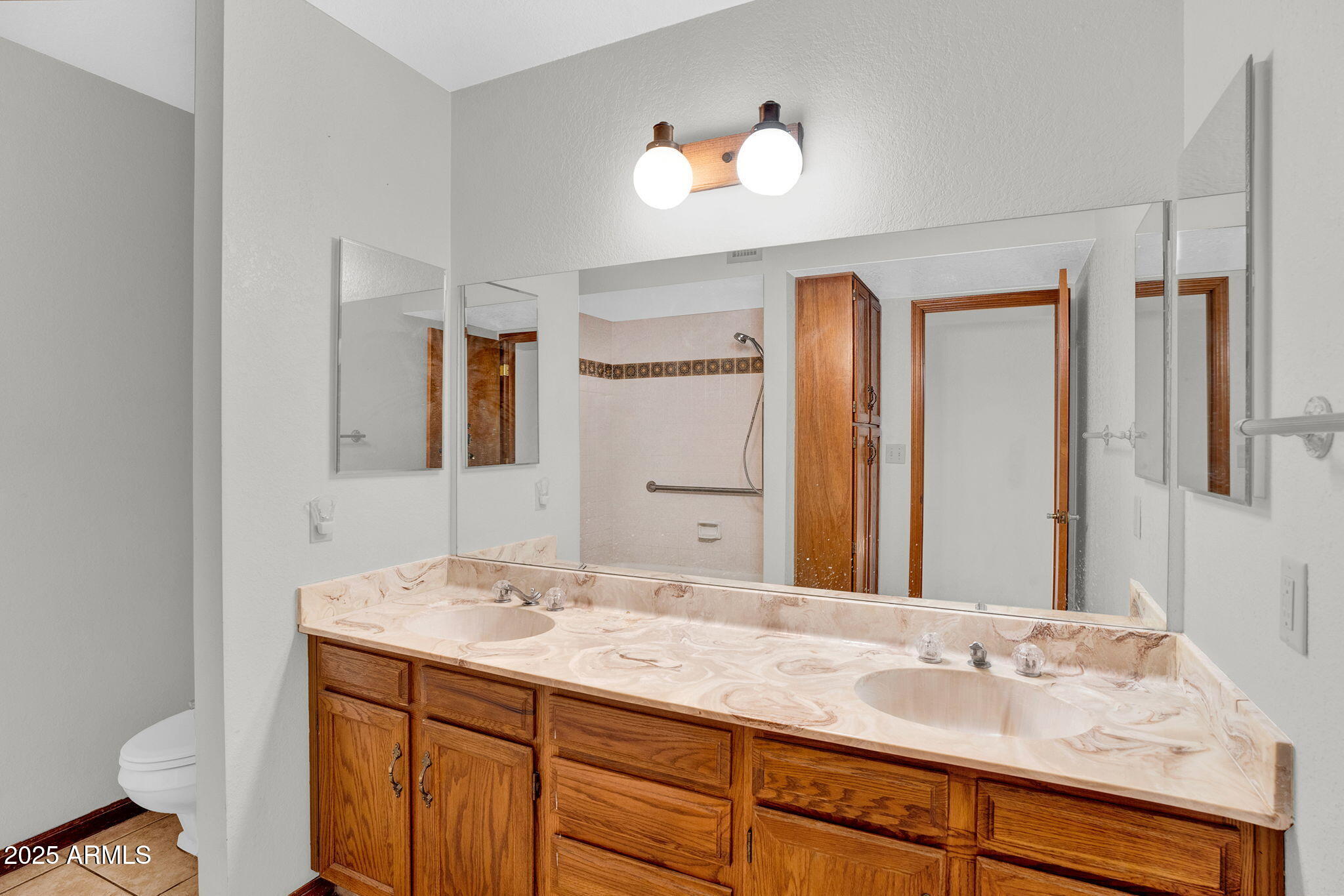 10637 W MISSOURI Avenue