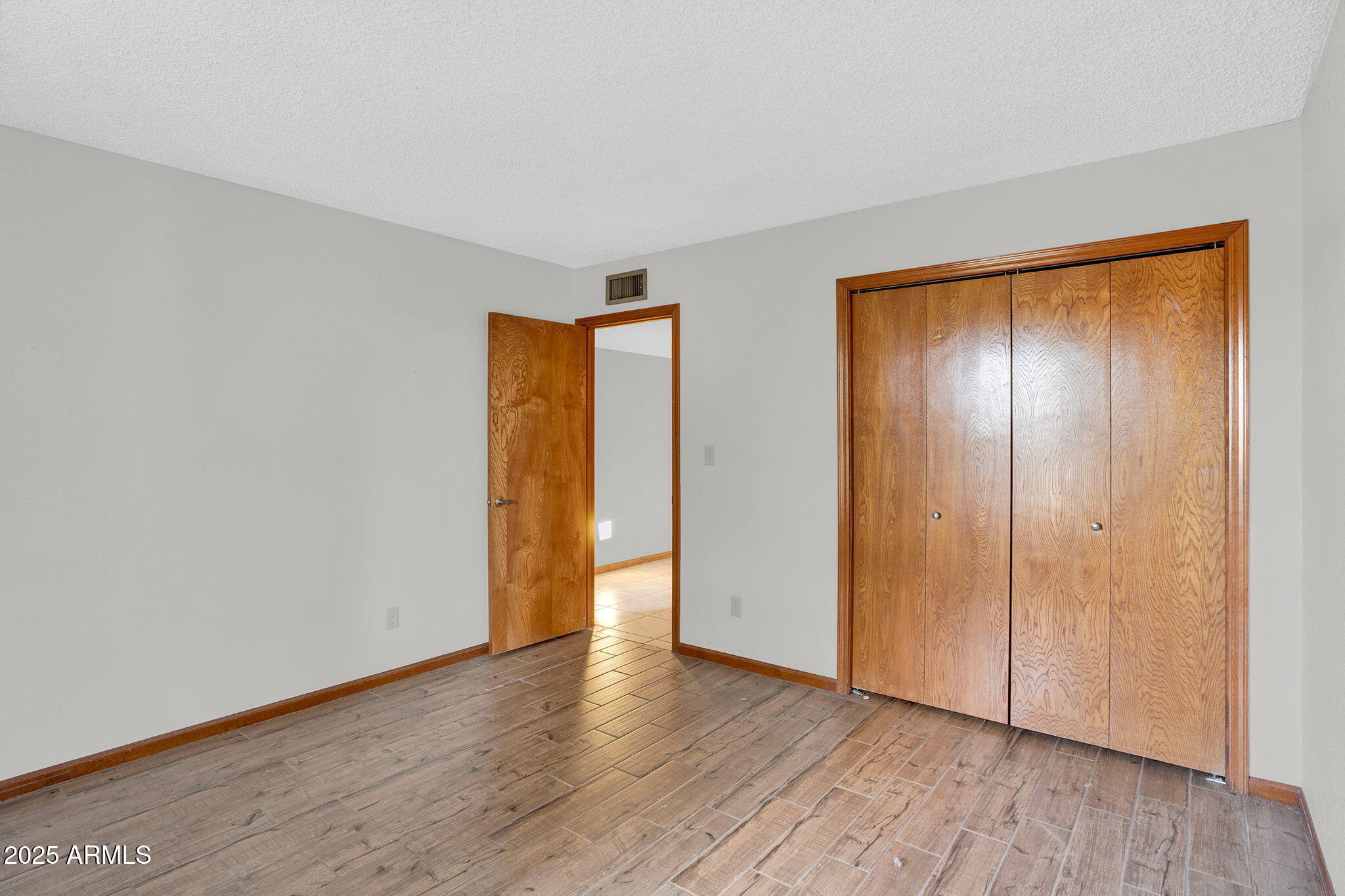 10637 W MISSOURI Avenue