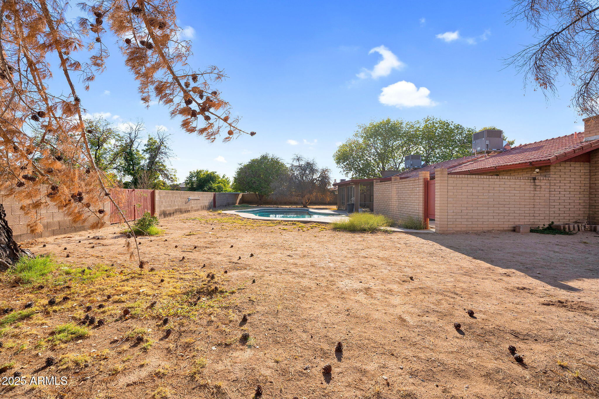 10637 W MISSOURI Avenue