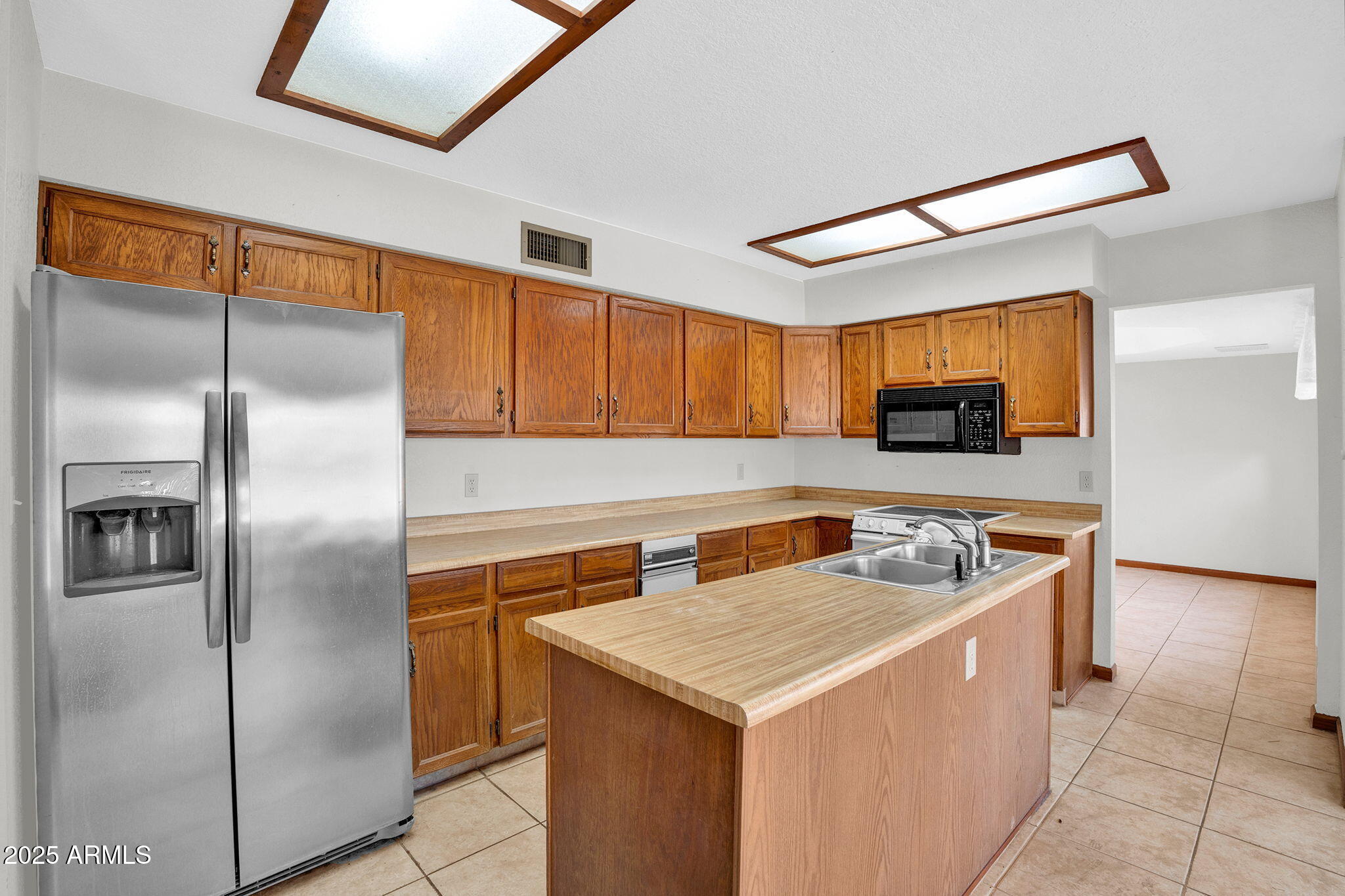 10637 W MISSOURI Avenue