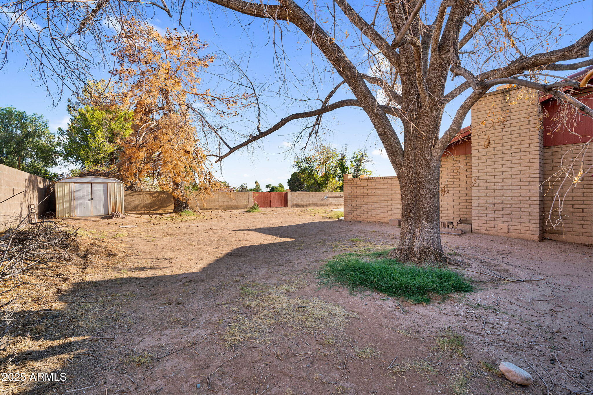 10637 W MISSOURI Avenue