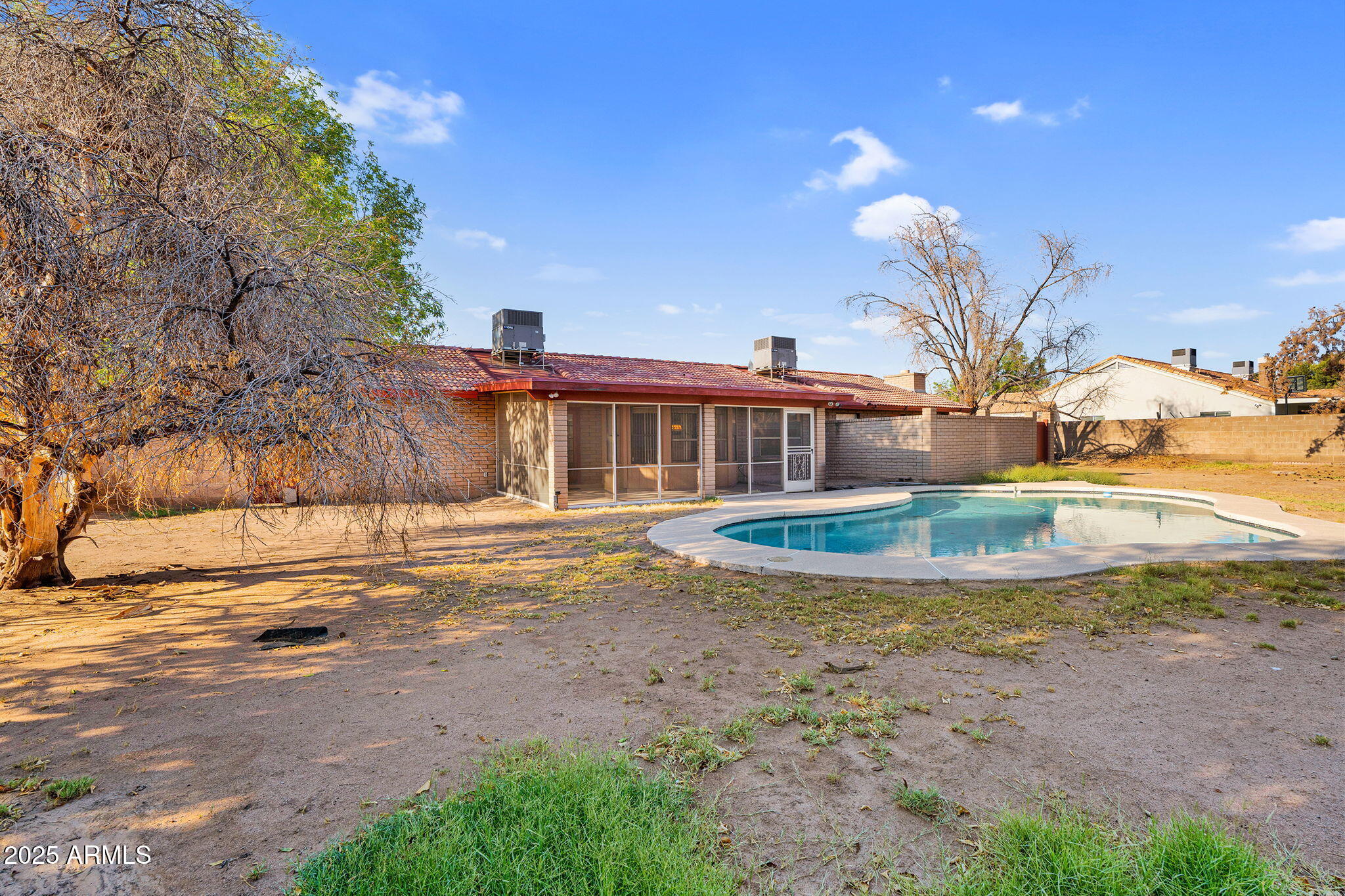 10637 W MISSOURI Avenue