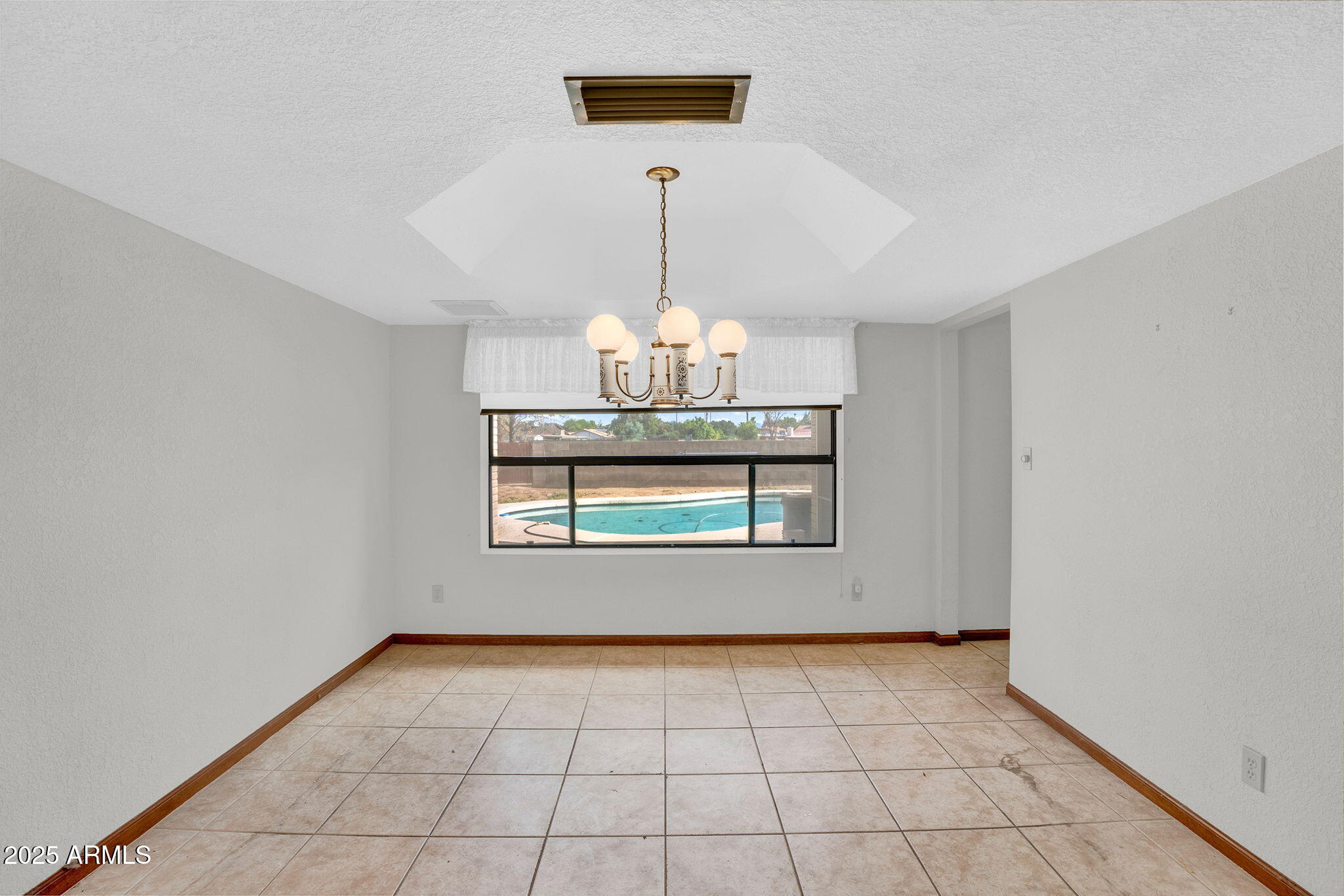 10637 W MISSOURI Avenue