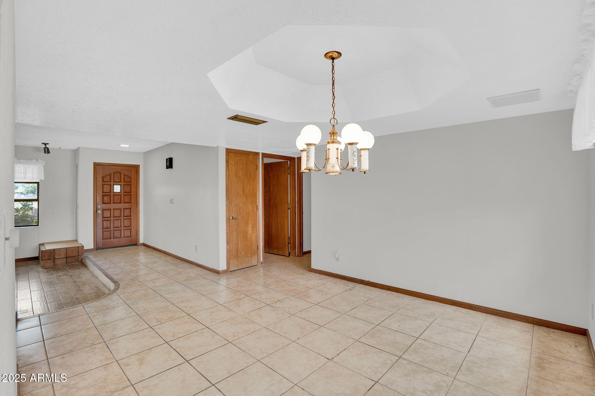 10637 W MISSOURI Avenue