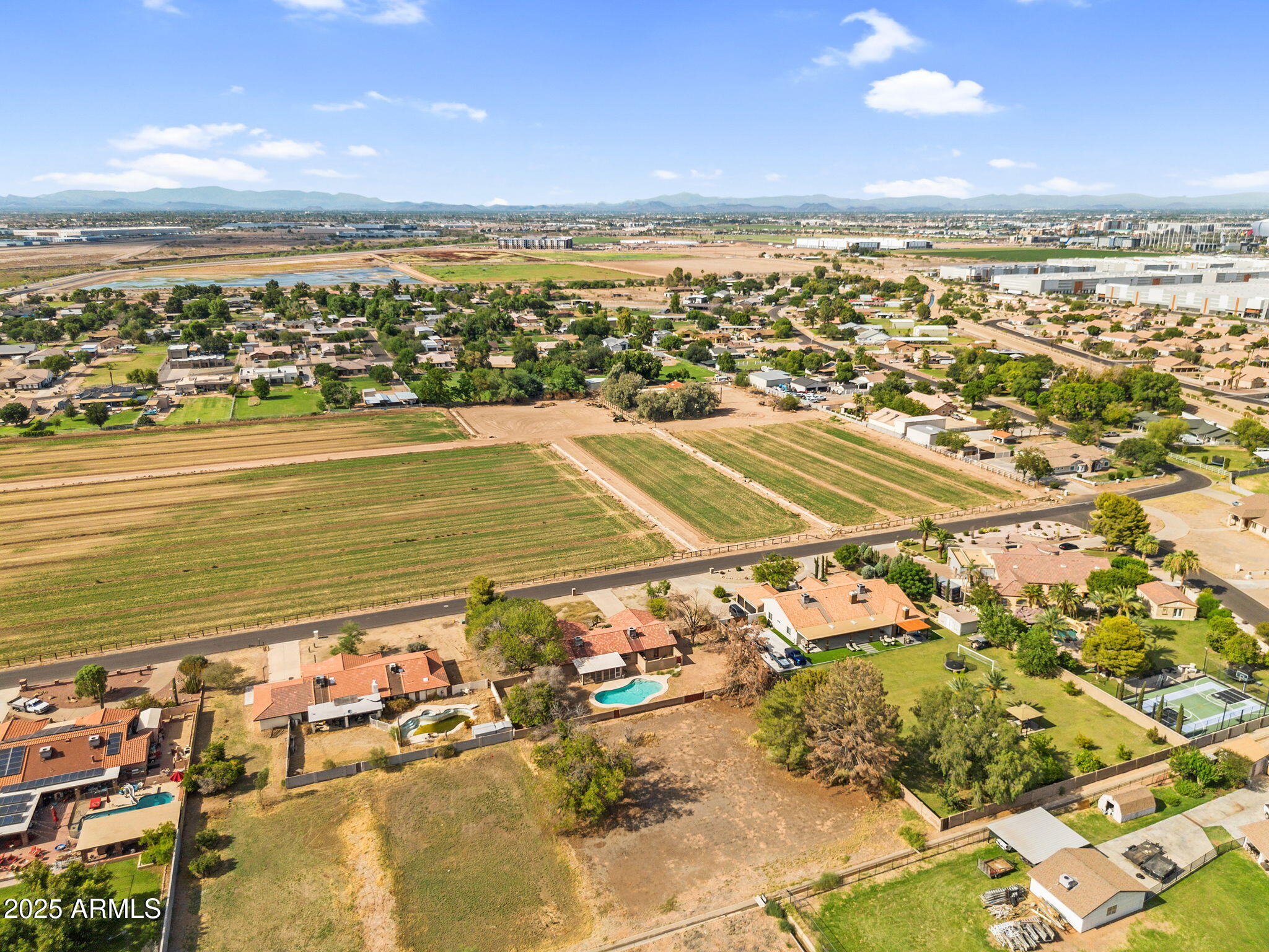 10637 W MISSOURI Avenue