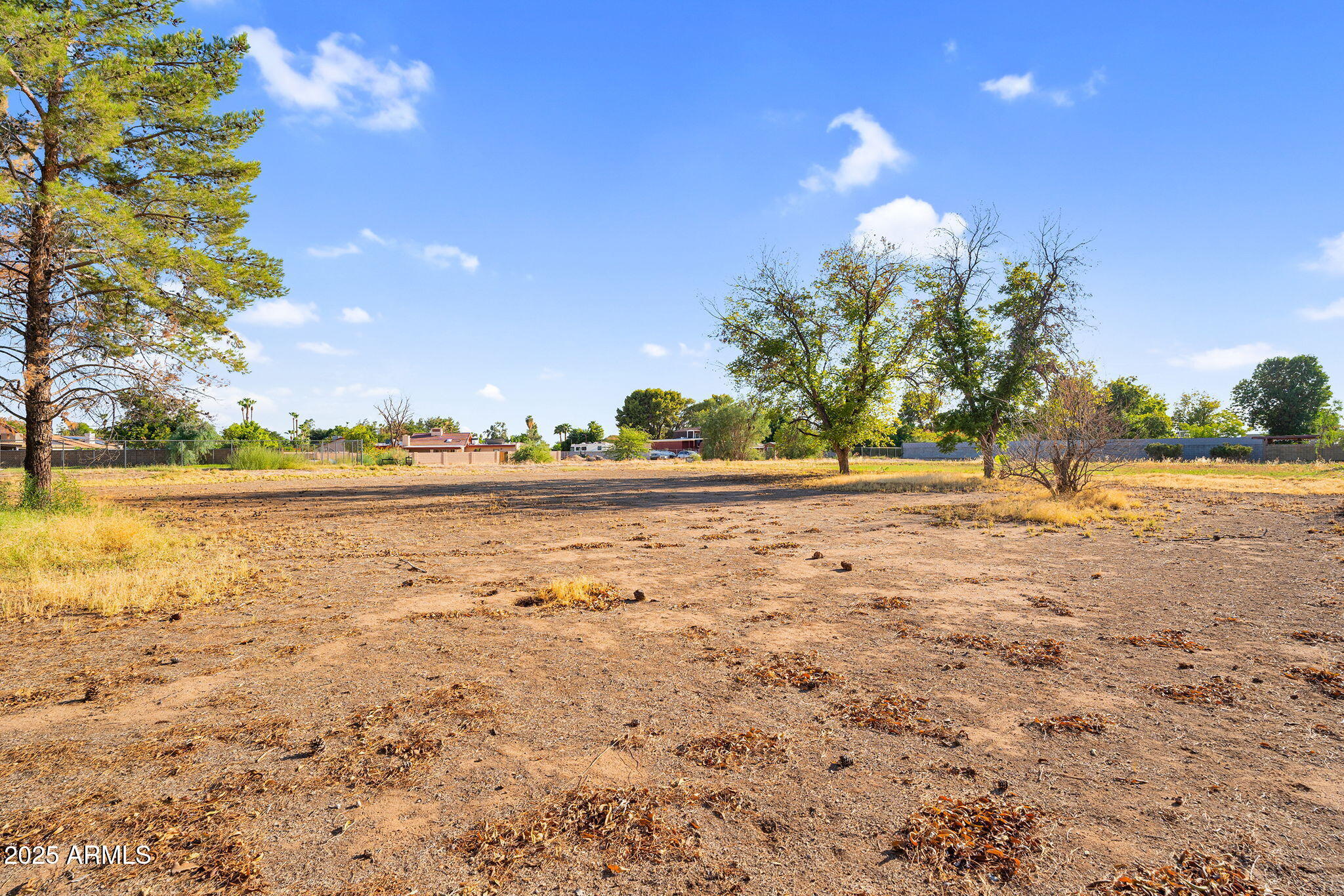 10637 W MISSOURI Avenue