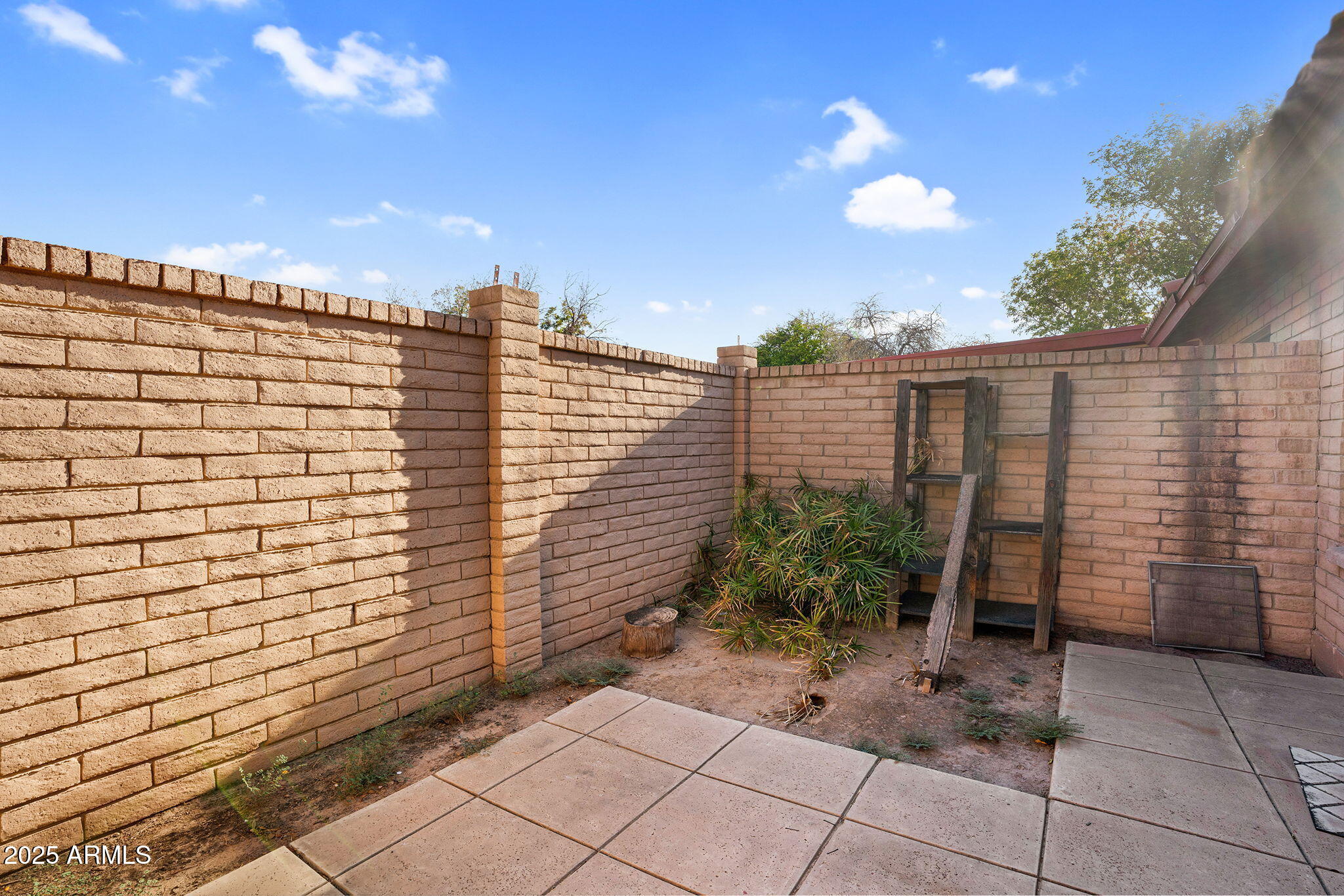 10637 W MISSOURI Avenue