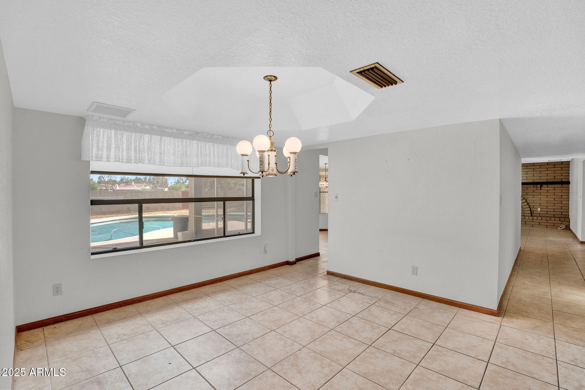 10637 W MISSOURI Avenue