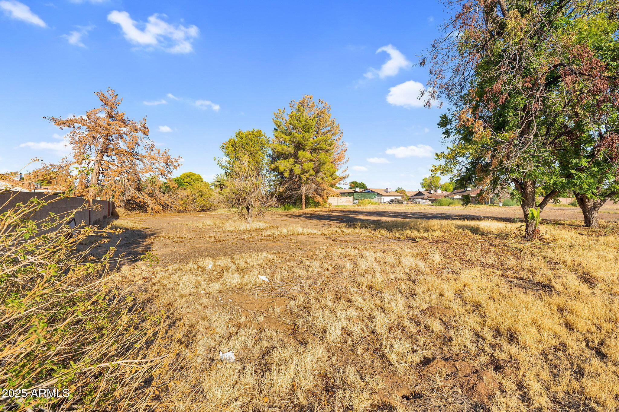 10637 W MISSOURI Avenue