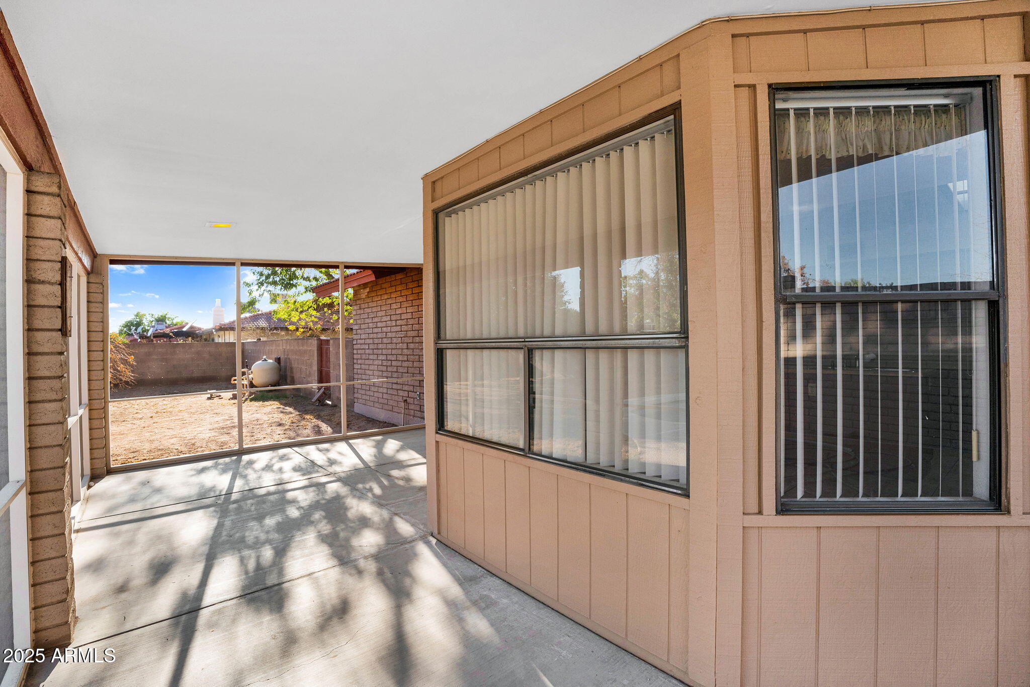 10637 W MISSOURI Avenue