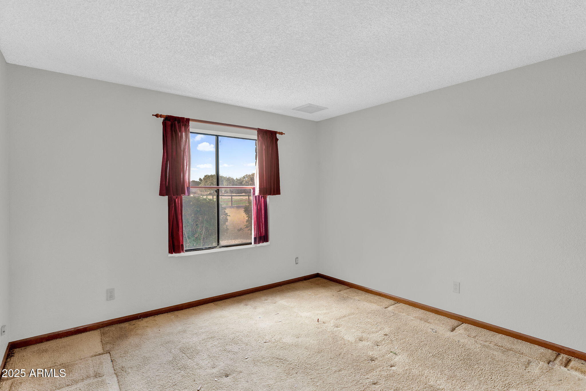 10637 W MISSOURI Avenue