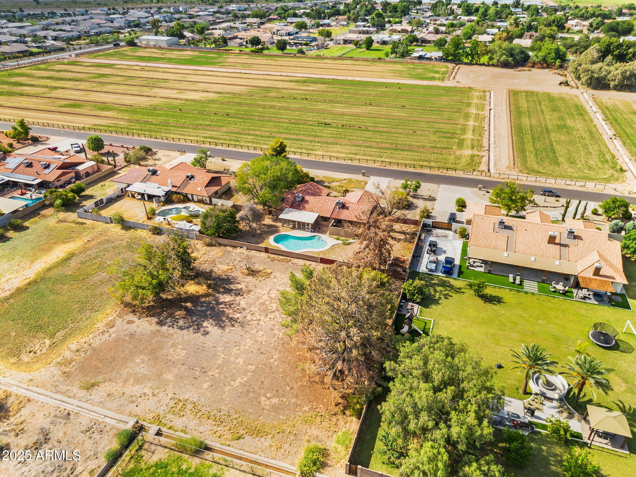 10637 W MISSOURI Avenue