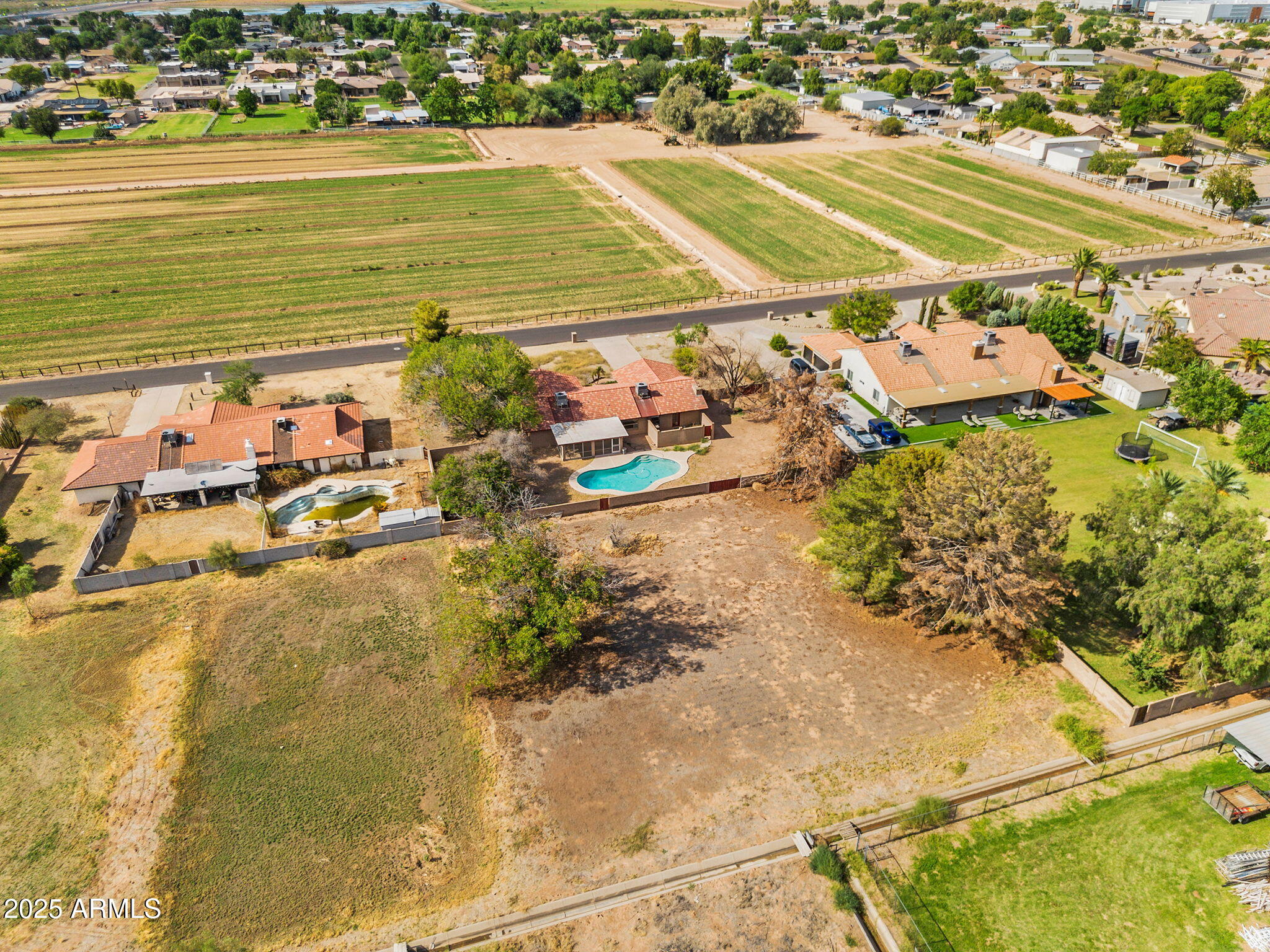 10637 W MISSOURI Avenue