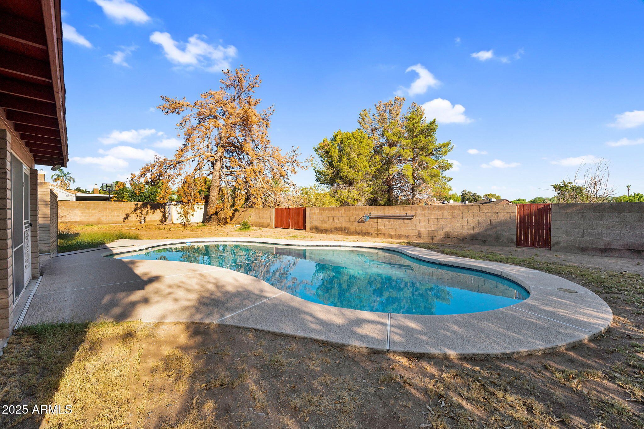 10637 W MISSOURI Avenue