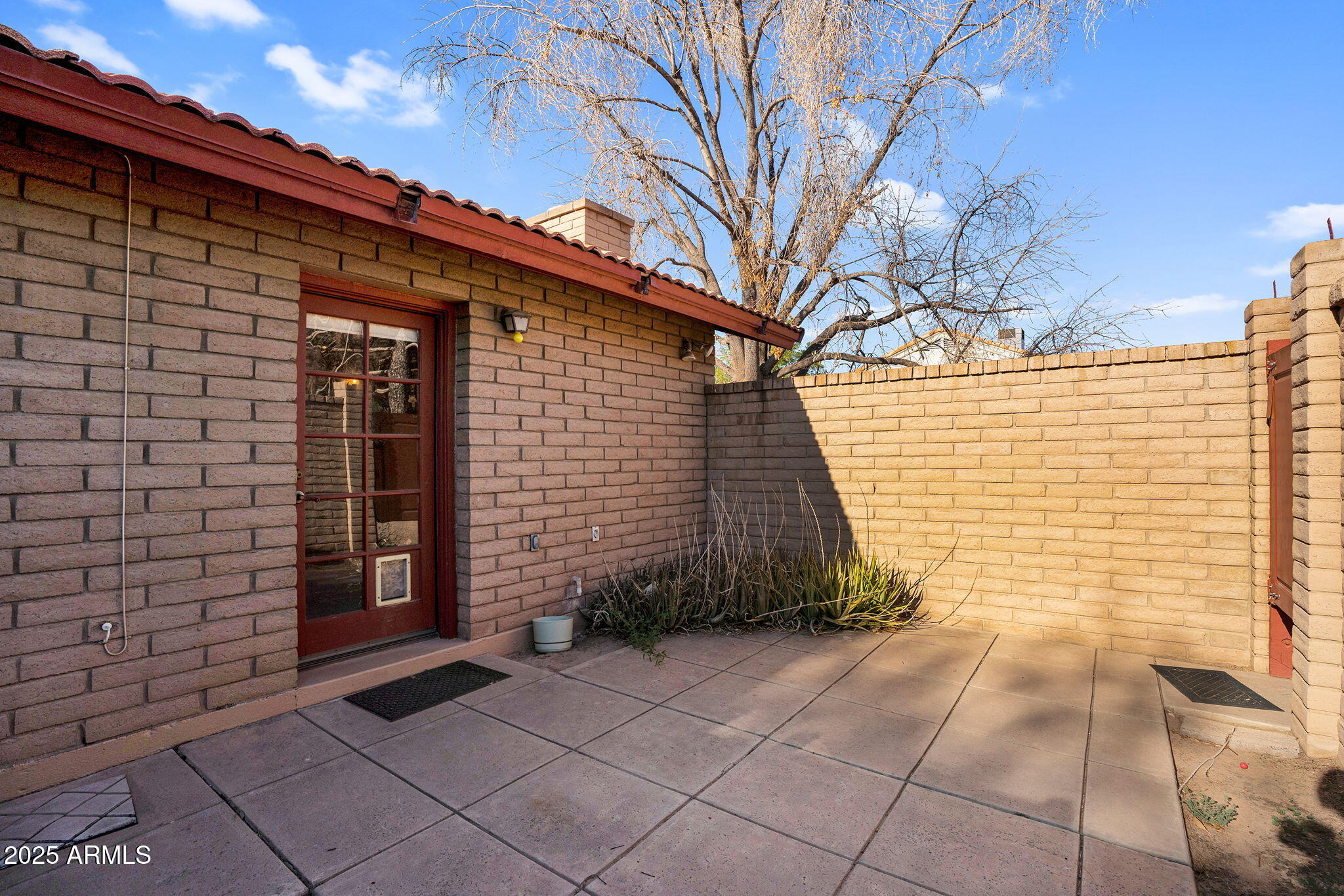 10637 W MISSOURI Avenue