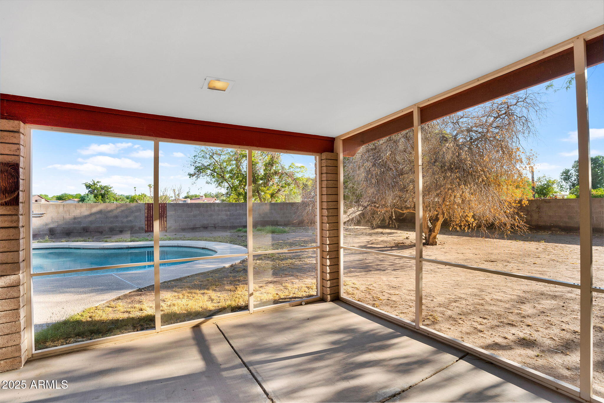 10637 W MISSOURI Avenue