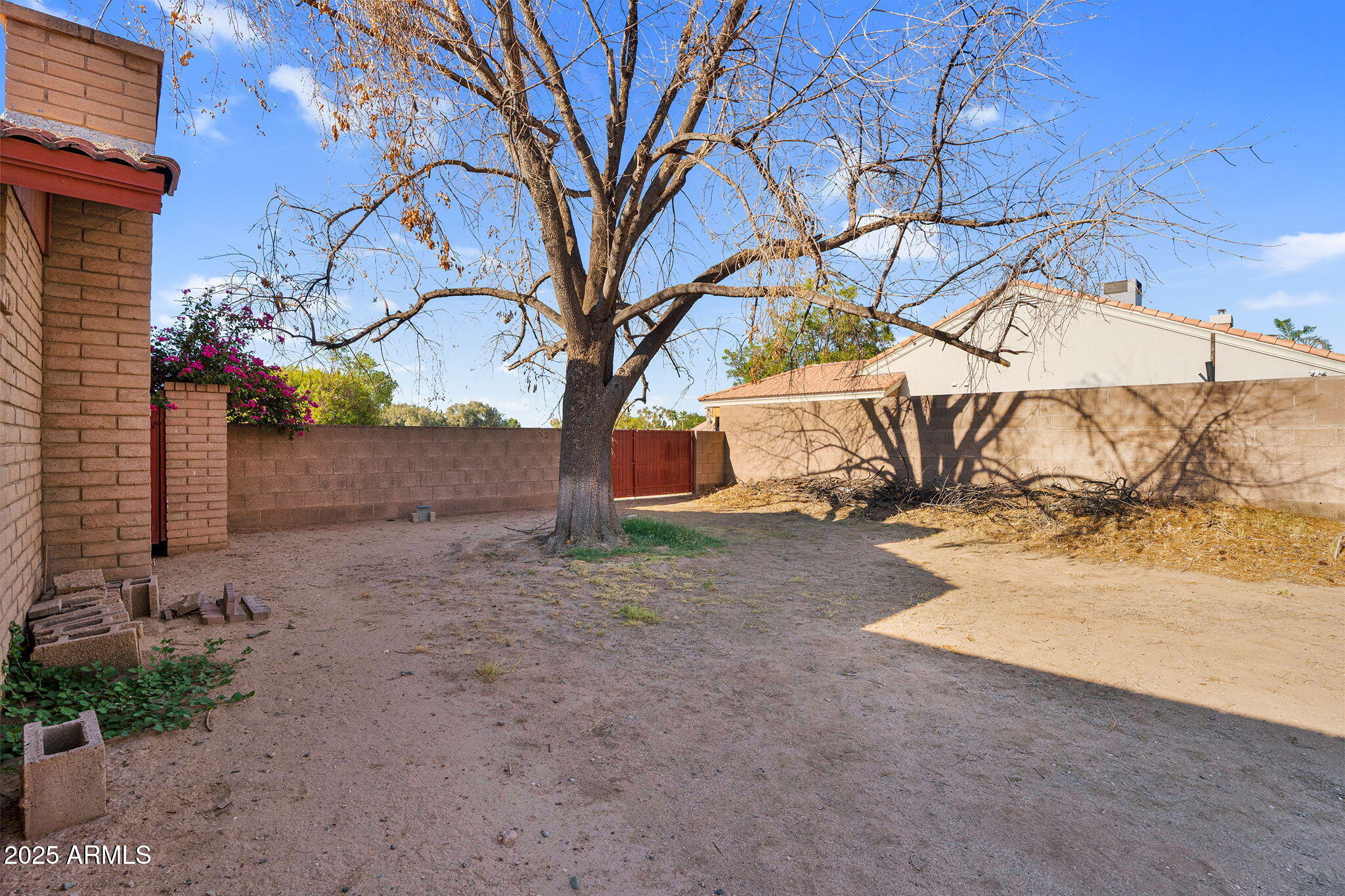 10637 W MISSOURI Avenue