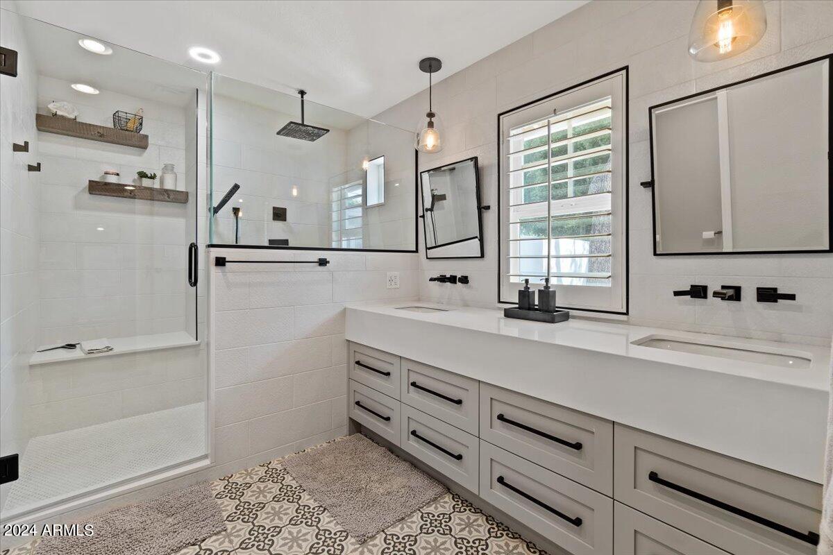 3841 E ELM Street, Phoenix