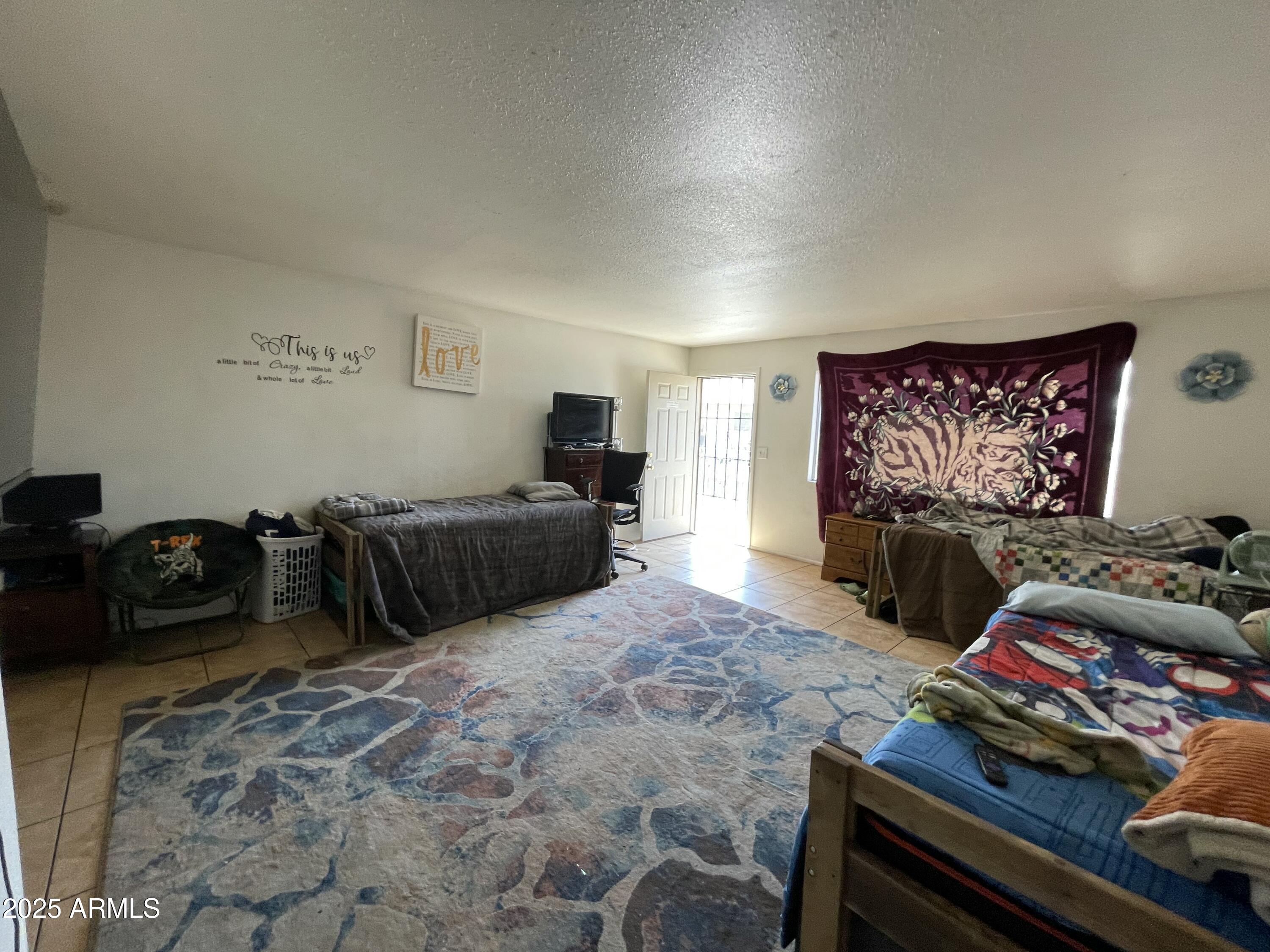 3364 W HARMONT Drive