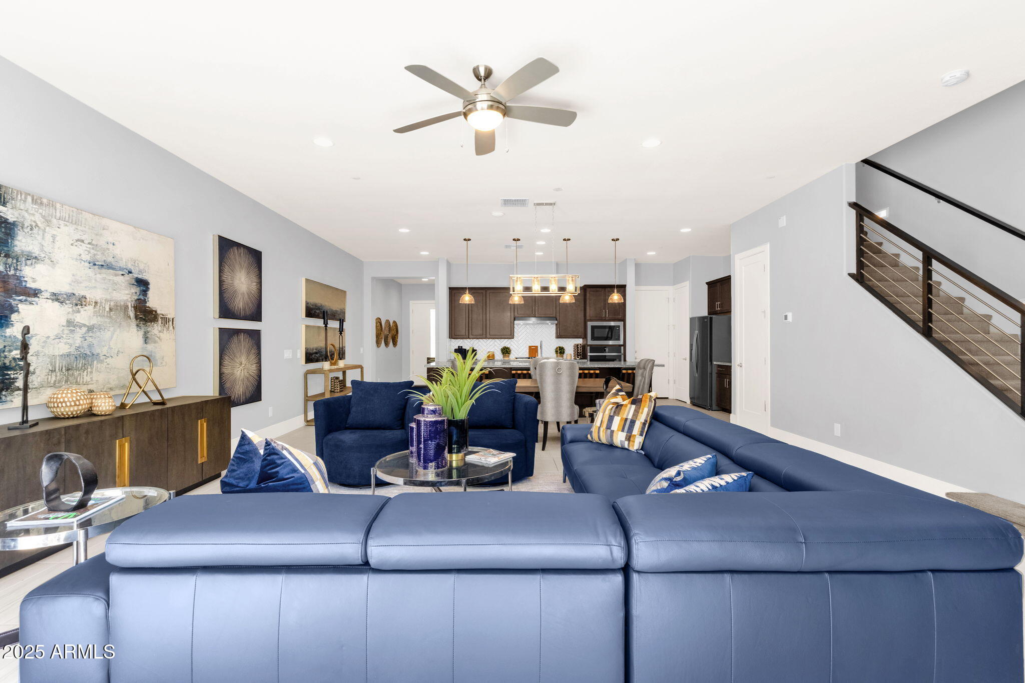 7449 E VIA DE LUNA Drive