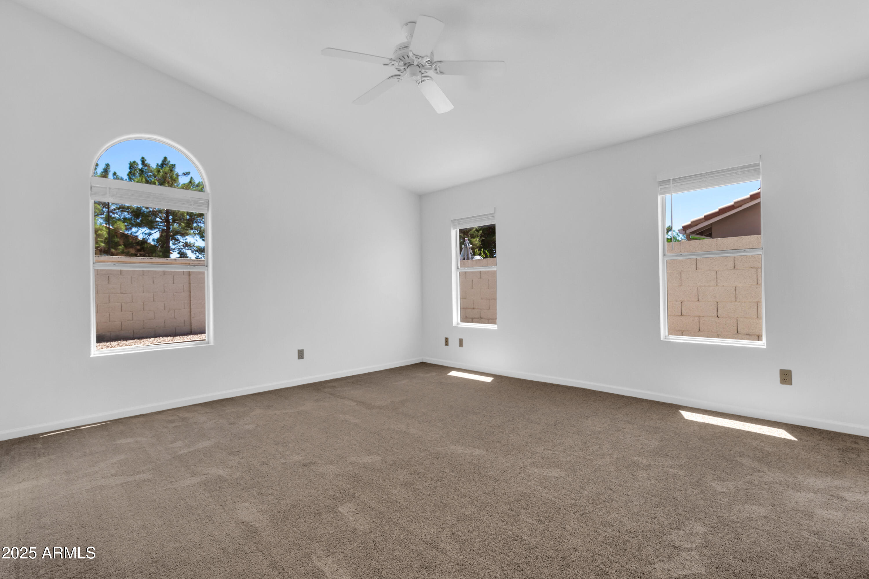 1511 W WILDHORSE Court