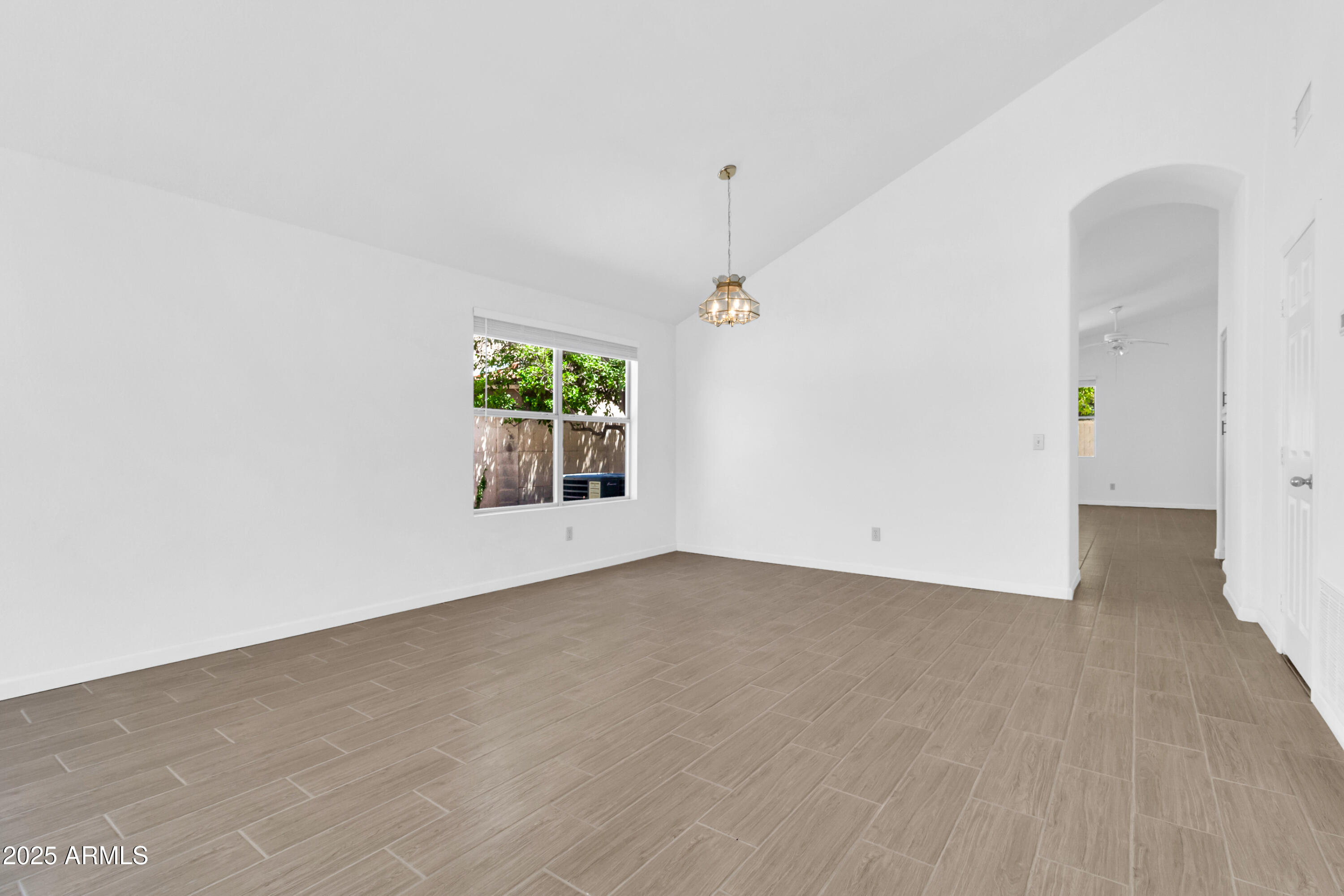 1511 W WILDHORSE Court