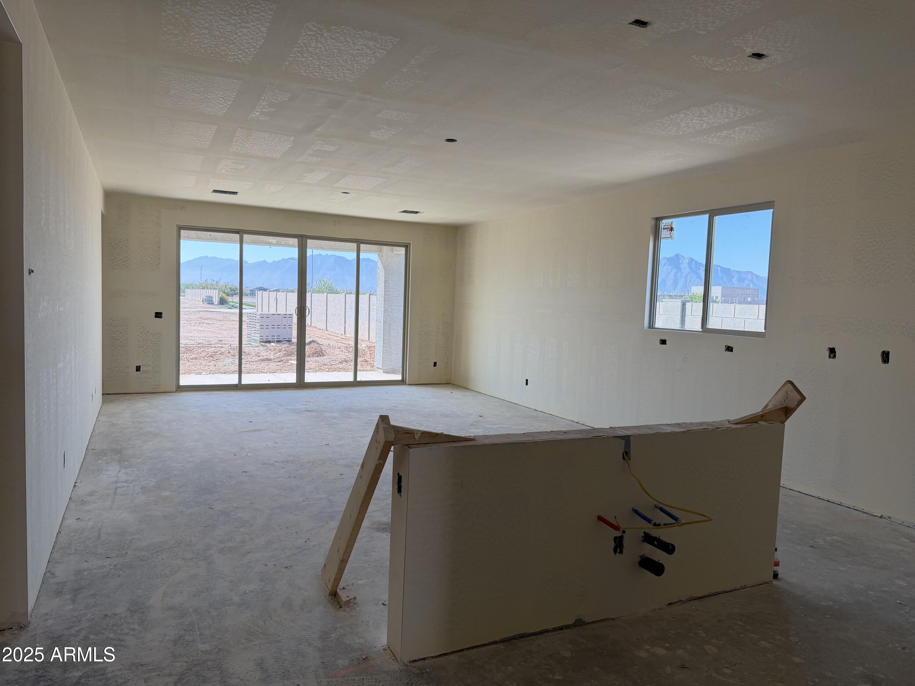5613 W HOPI Trail