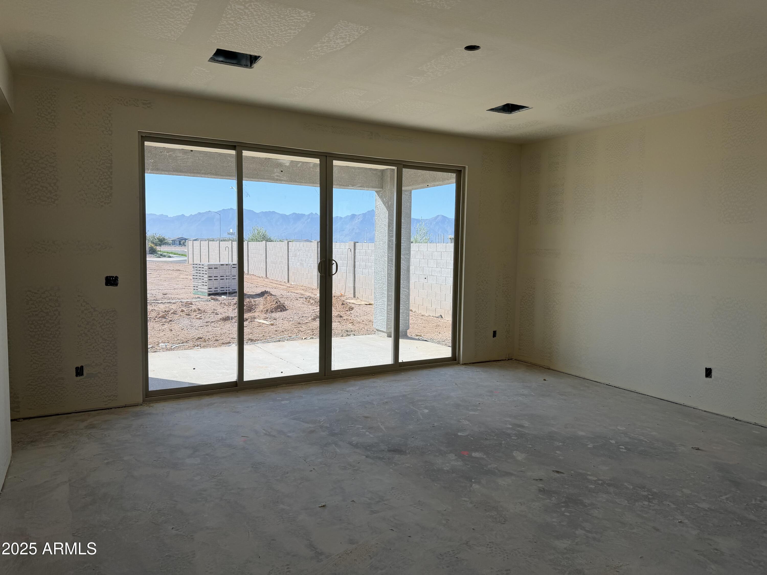 5613 W HOPI Trail