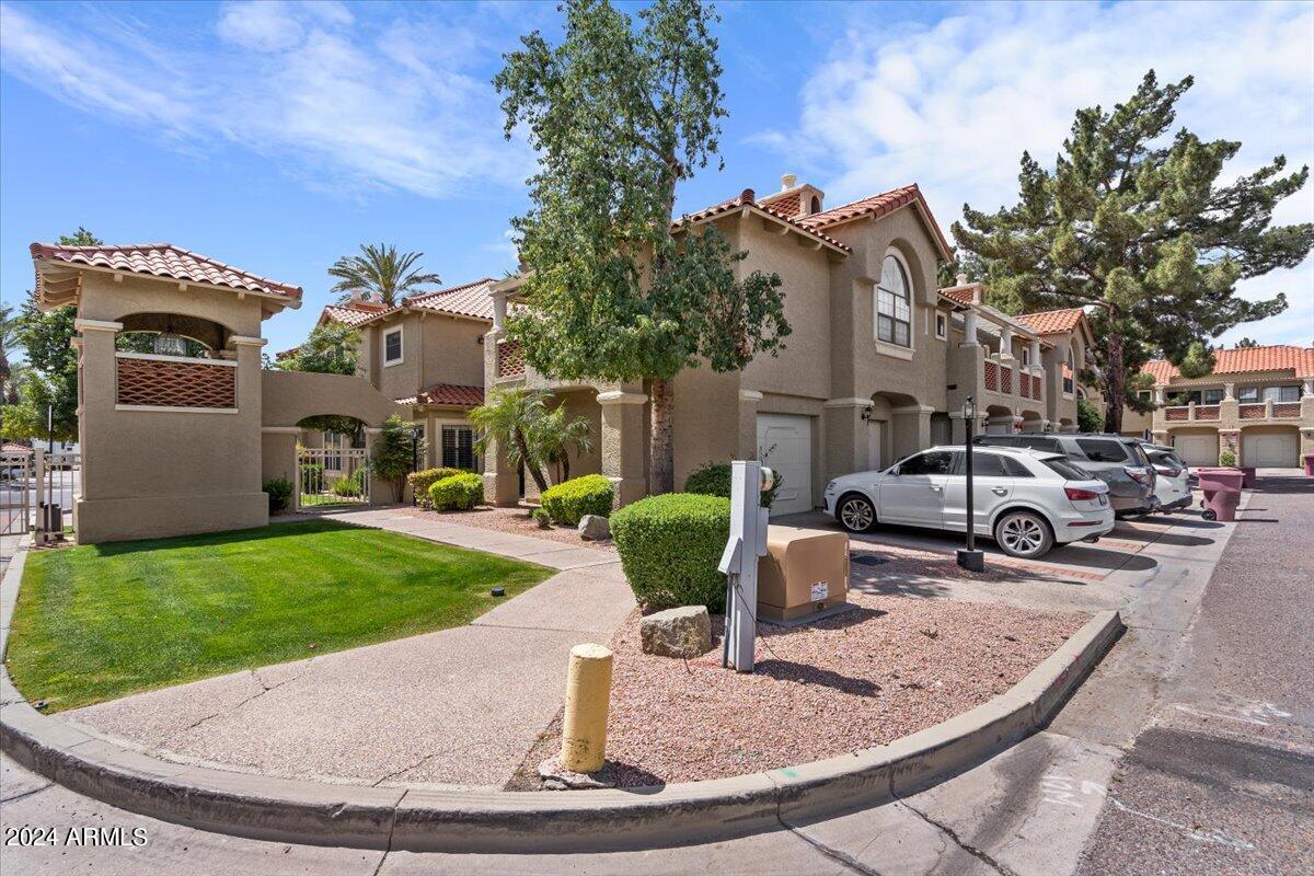 8300 E Vía De Ventura Boulevard, 1015