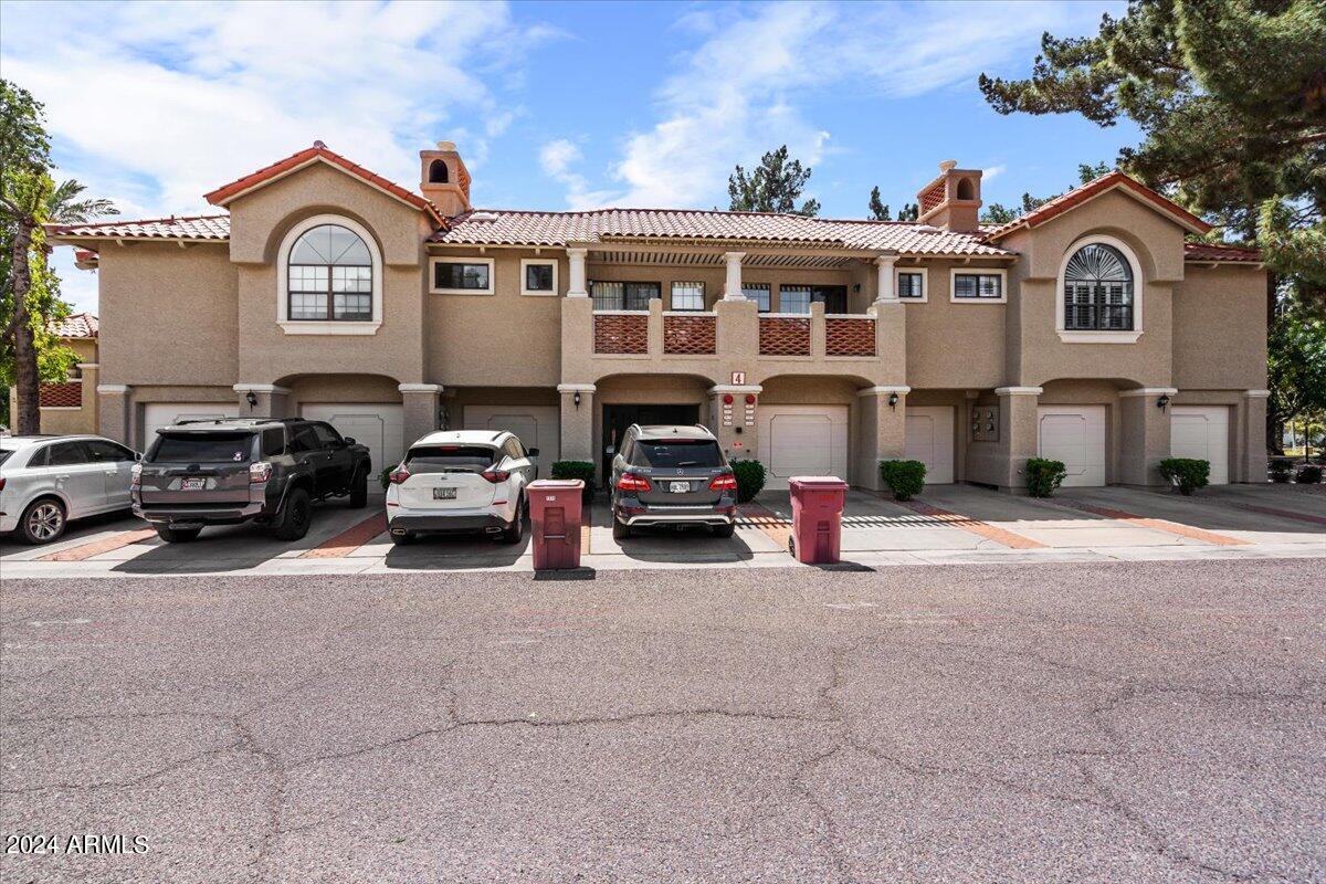 8300 E Vía De Ventura Boulevard, 1015