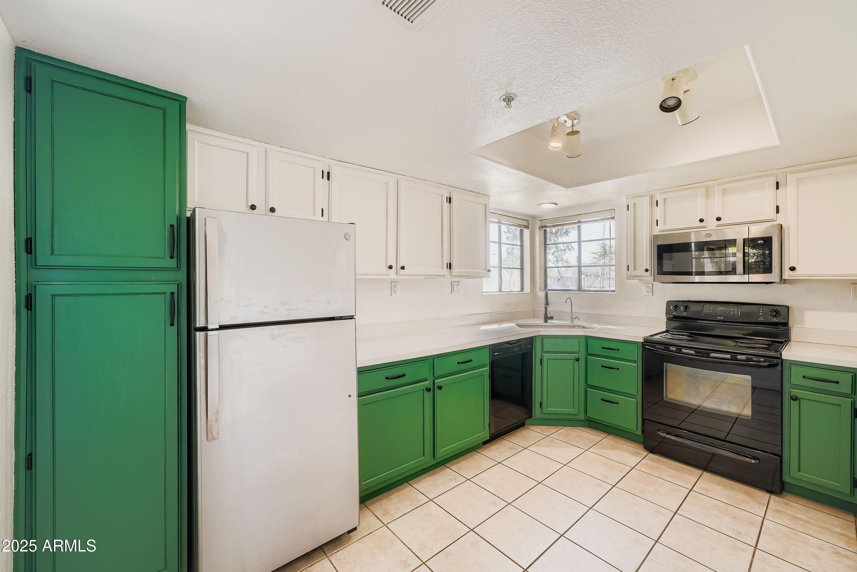 6885 E COCHISE Road, 105