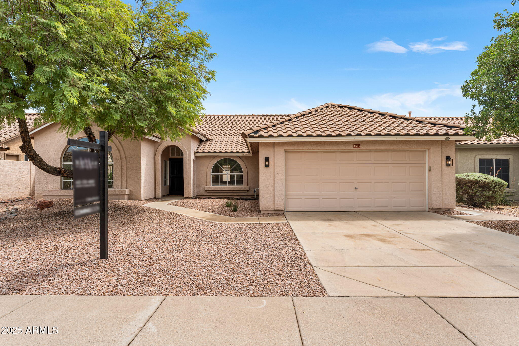 4619 E HUNTER Court