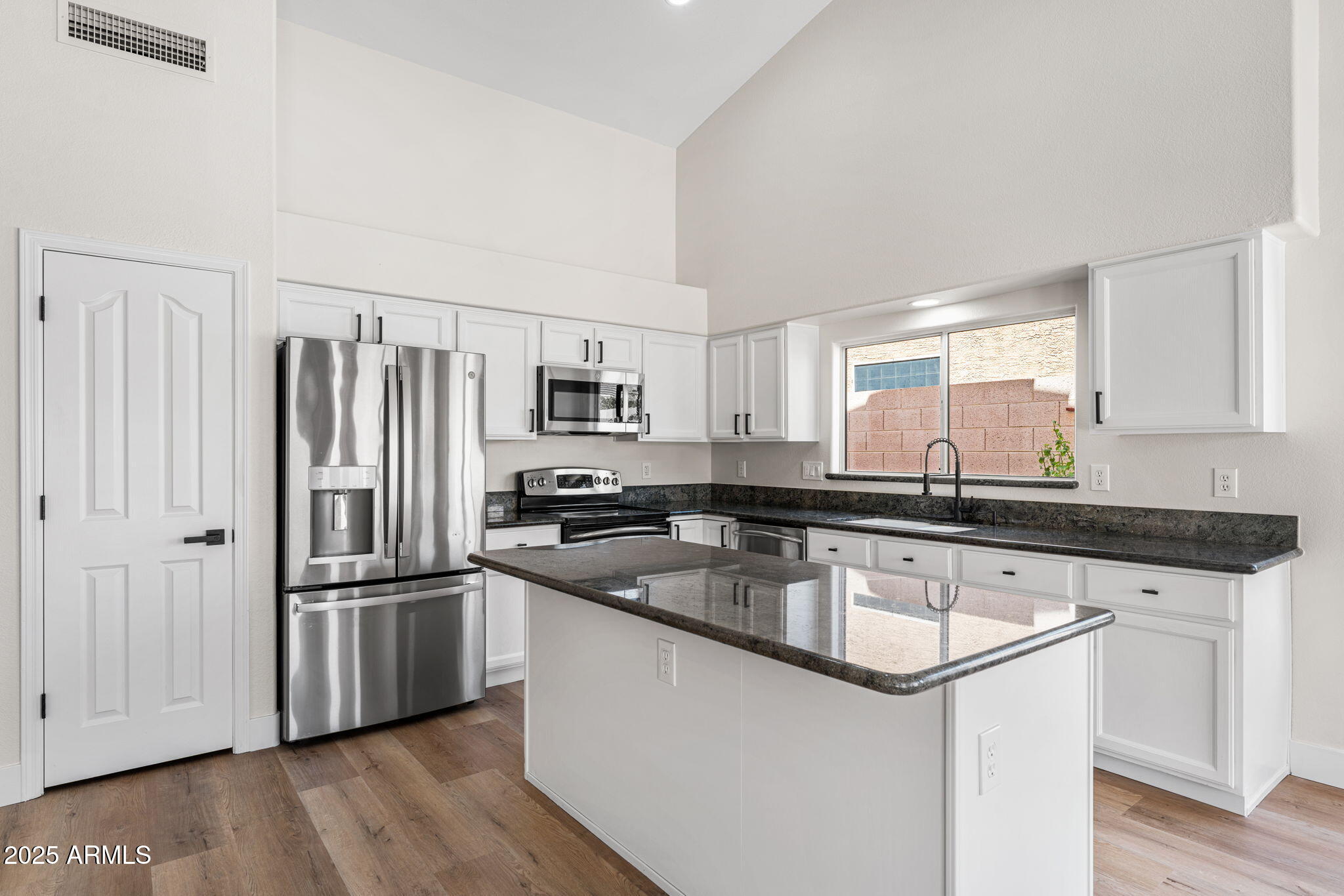 4619 E HUNTER Court