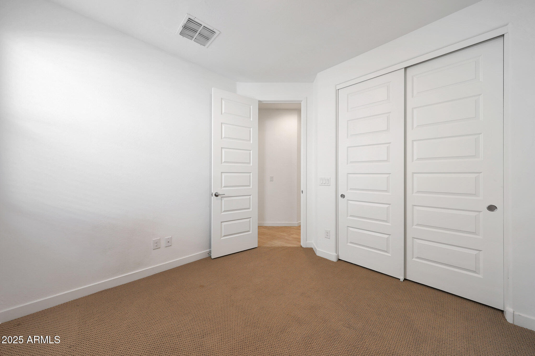 98 E LEO Place