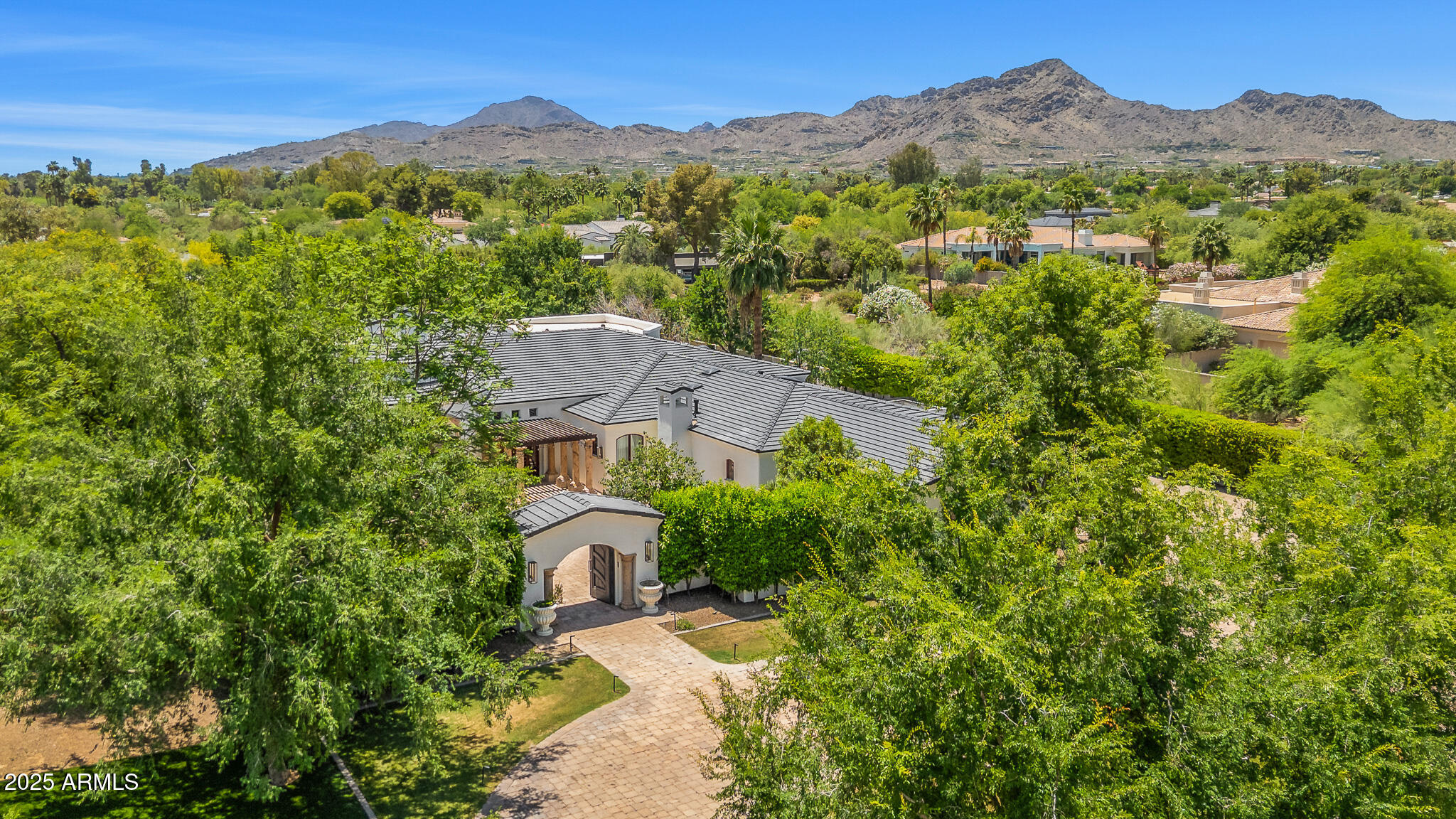 6809 E DOUBLETREE RANCH Road