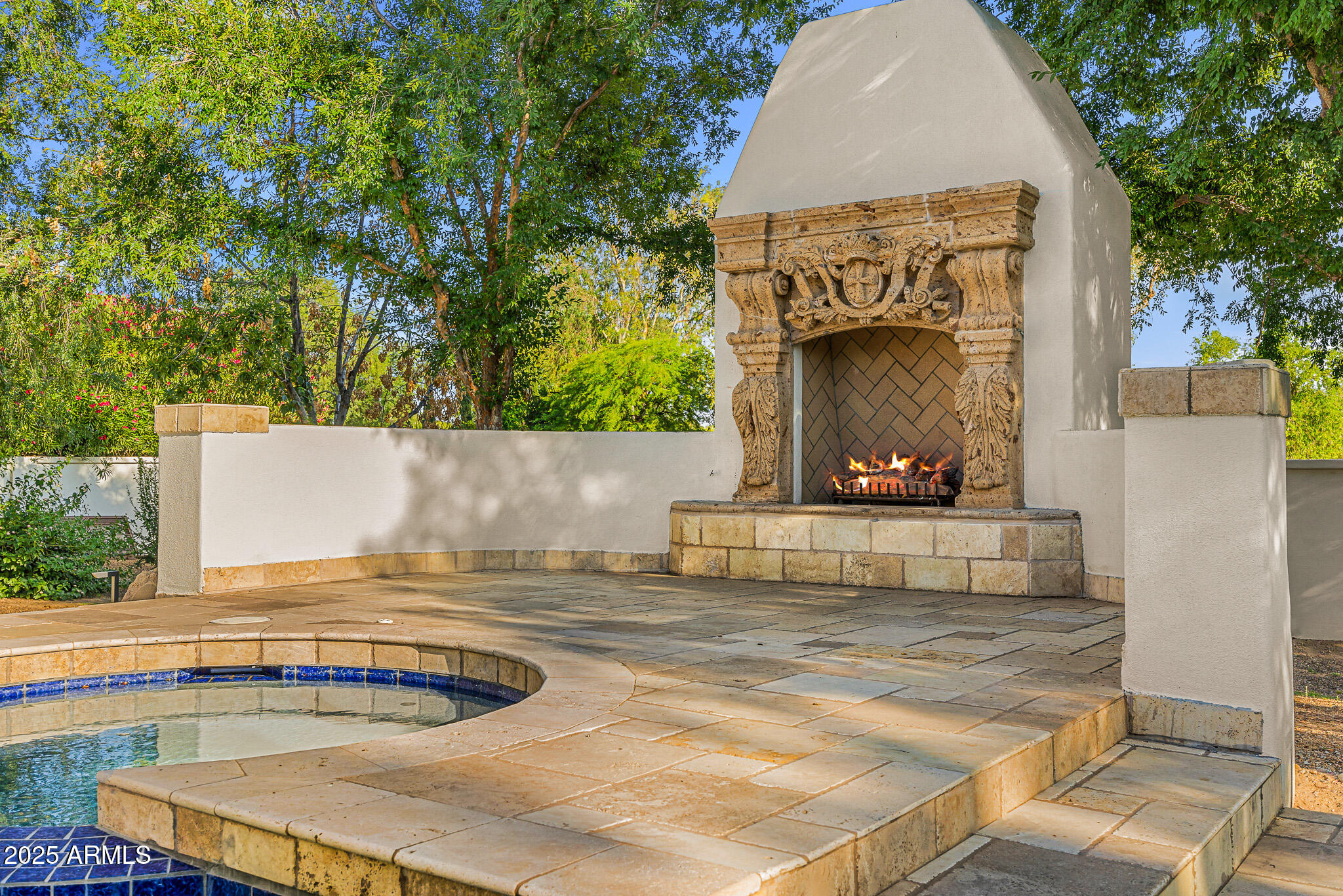 6809 E DOUBLETREE RANCH Road