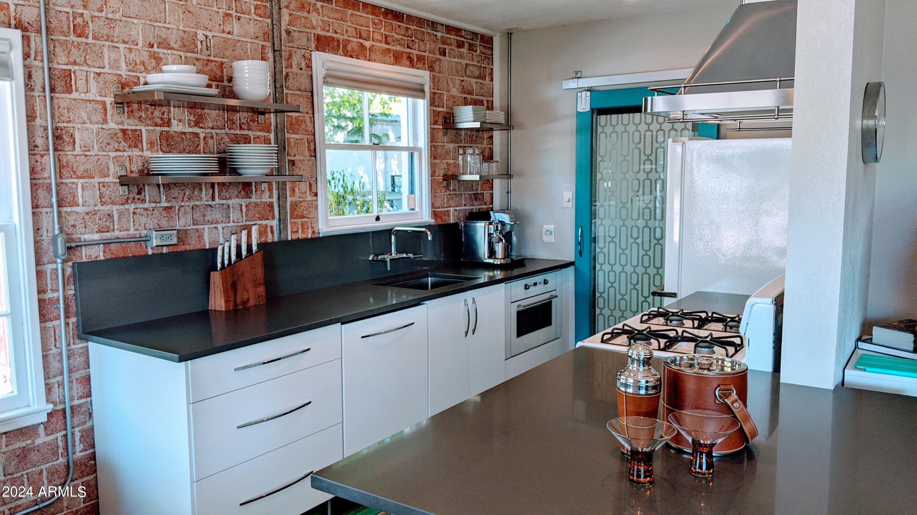 122 W PIERSON Street