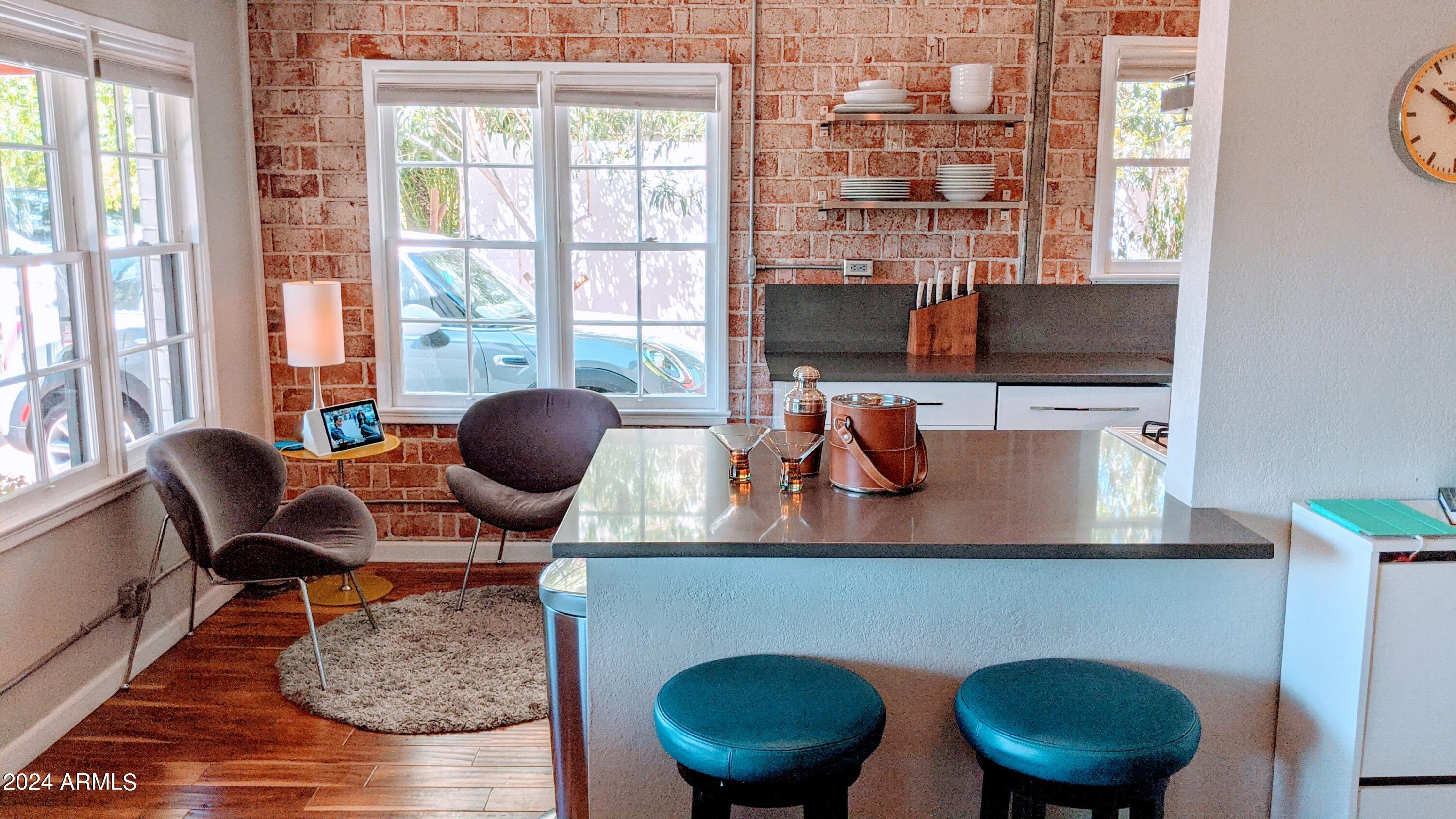 122 W PIERSON Street