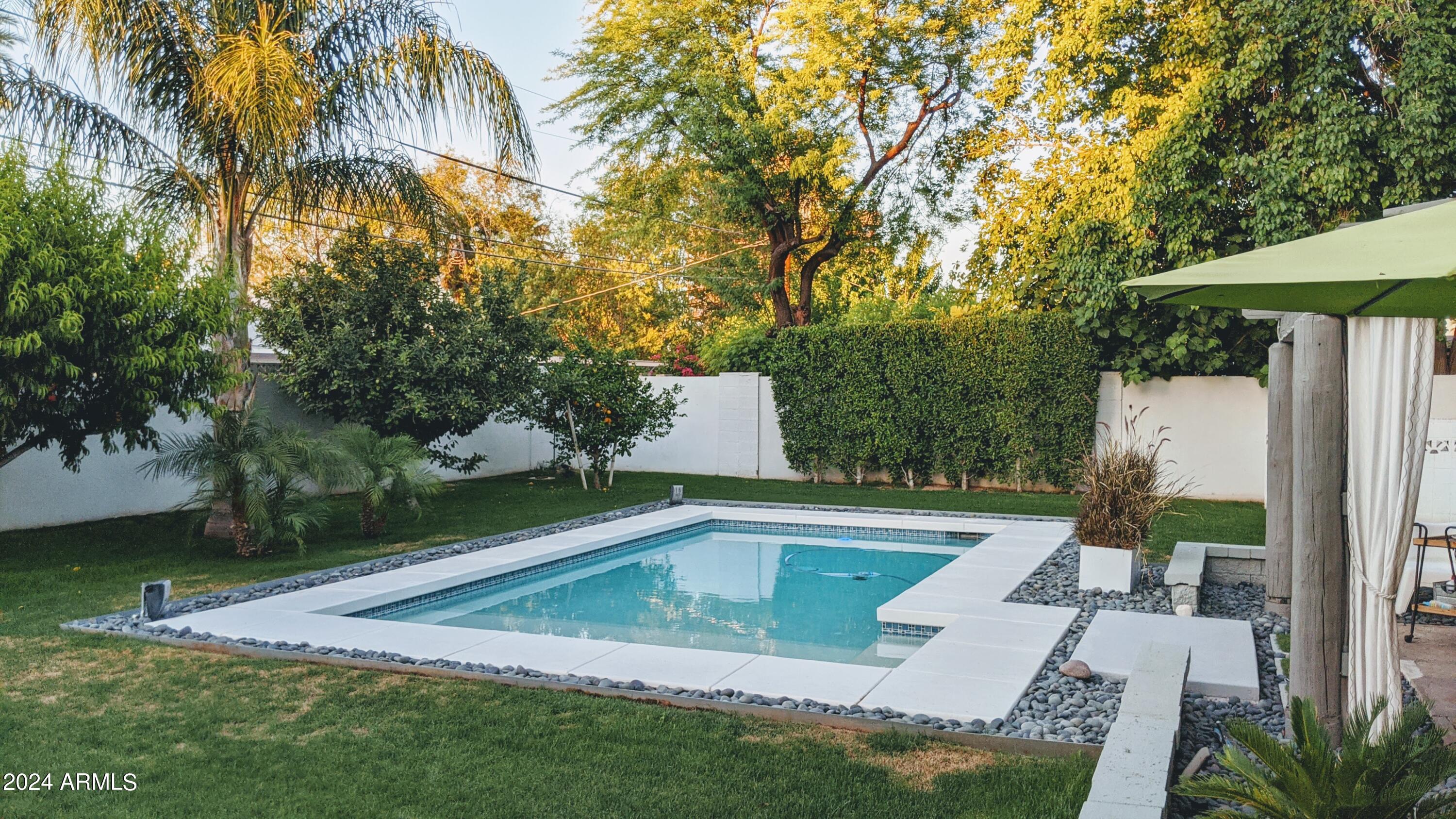 122 W PIERSON Street